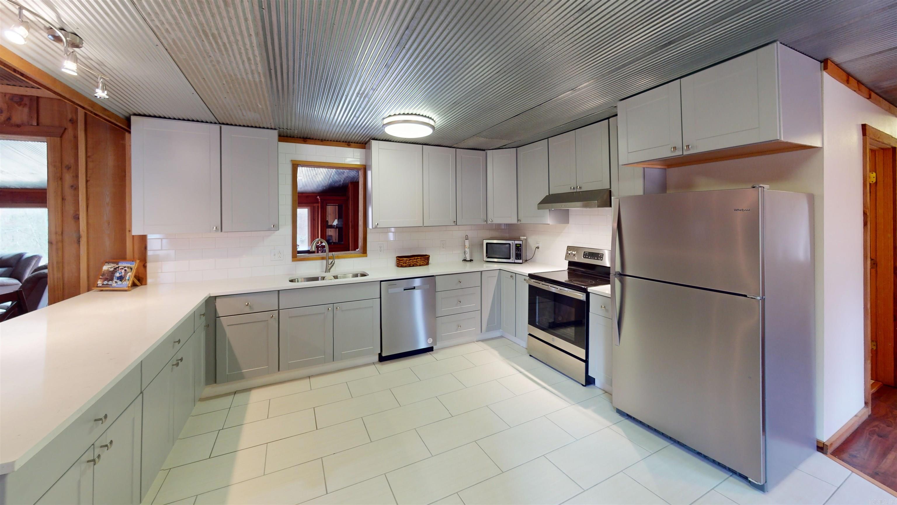 Rainbow Island-River - Residential