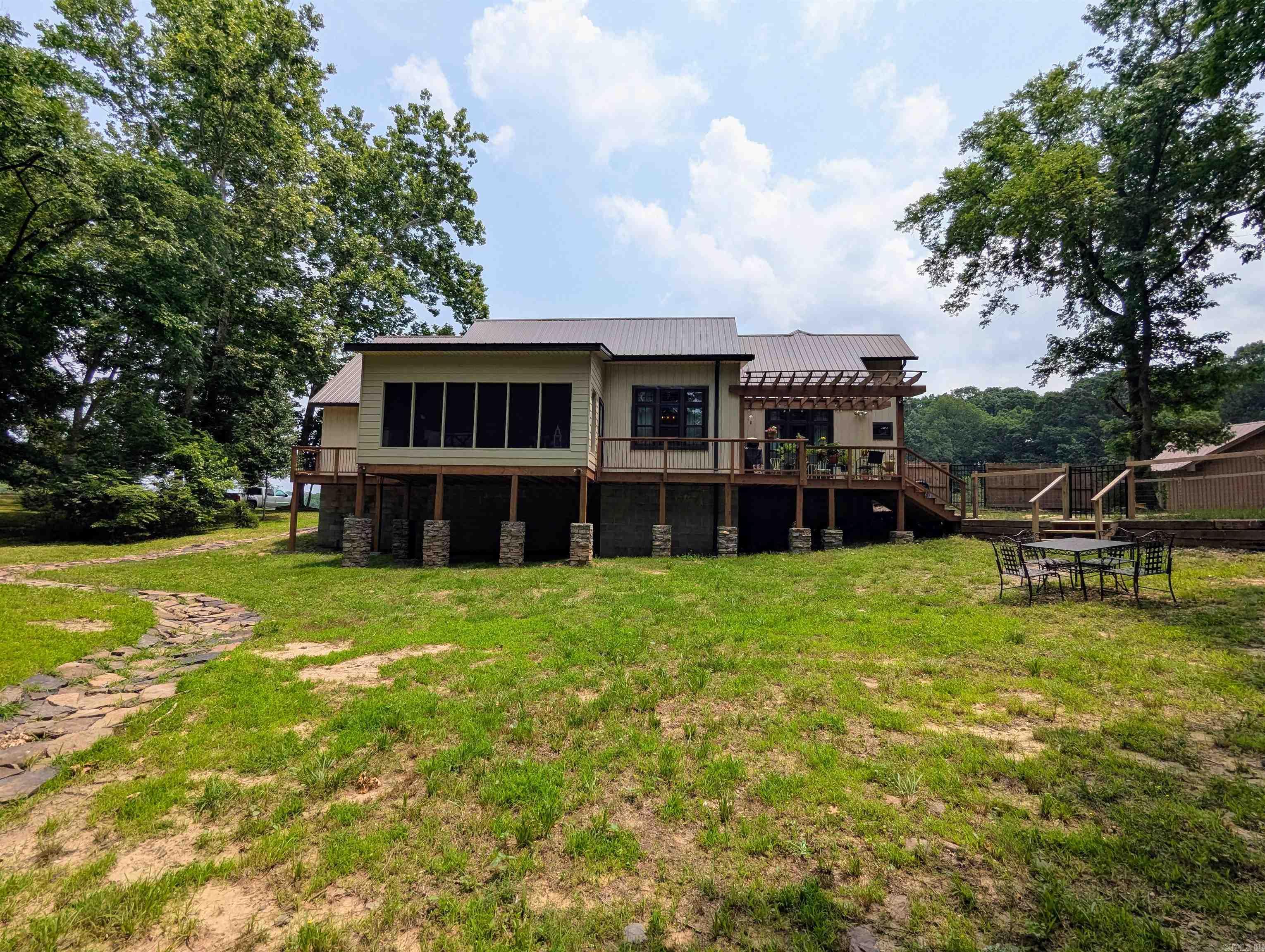 RIVER DRIVE ESTATES - SOUTH - Residential