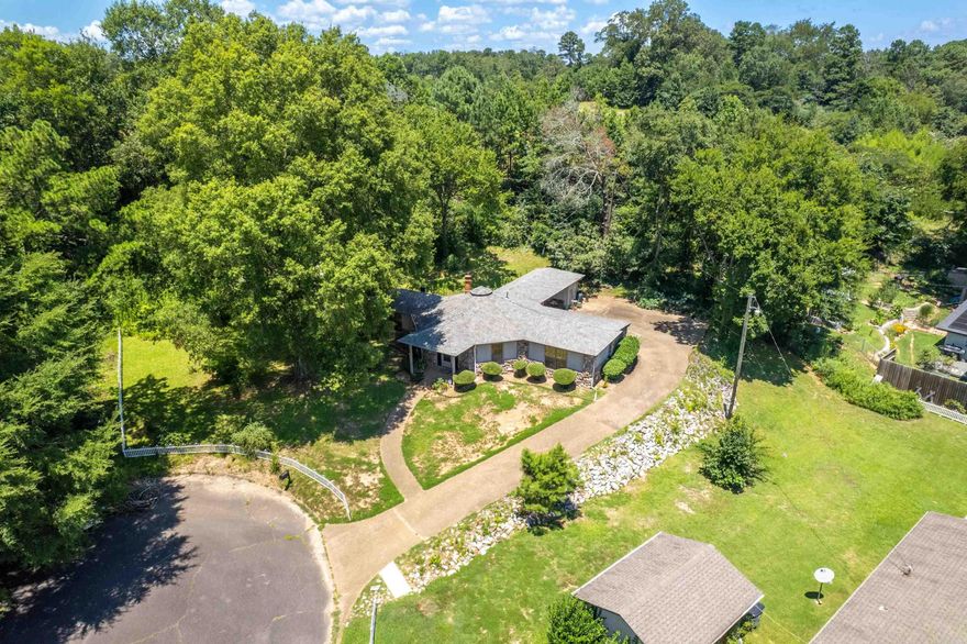 This charming 3 bdrm 2 bath in Indiandale Subdivision offers a well-maintained home. Bright and spacious layout includes modern updated kitchen with granite countertops, stone fireplace, carport.  Conveniently located close to shopping and hospital.  Just listed make your appt today...