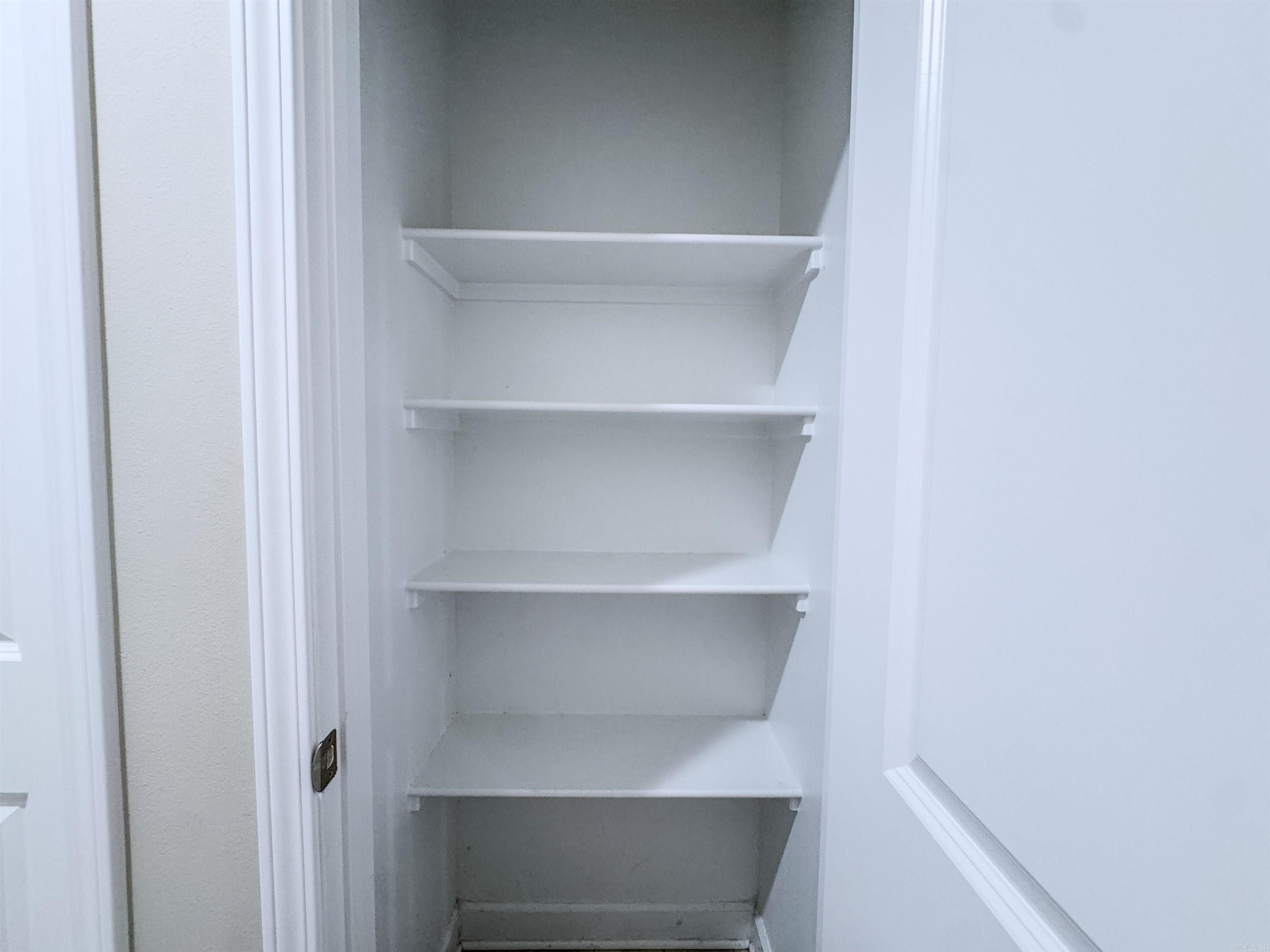 DEERFIELD ESTATES - Residential Lease