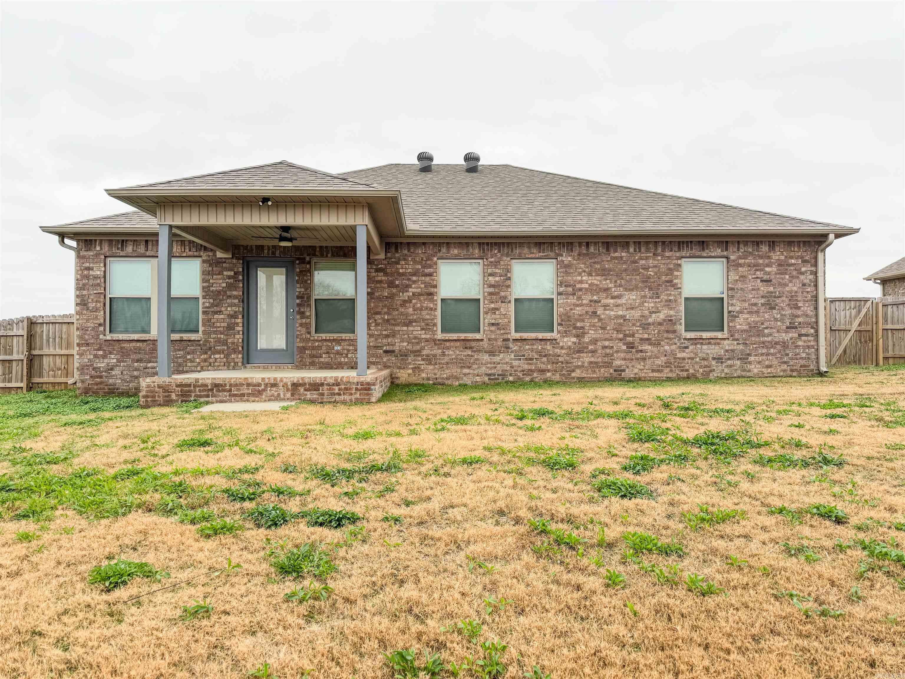 DEERFIELD ESTATES - Residential Lease