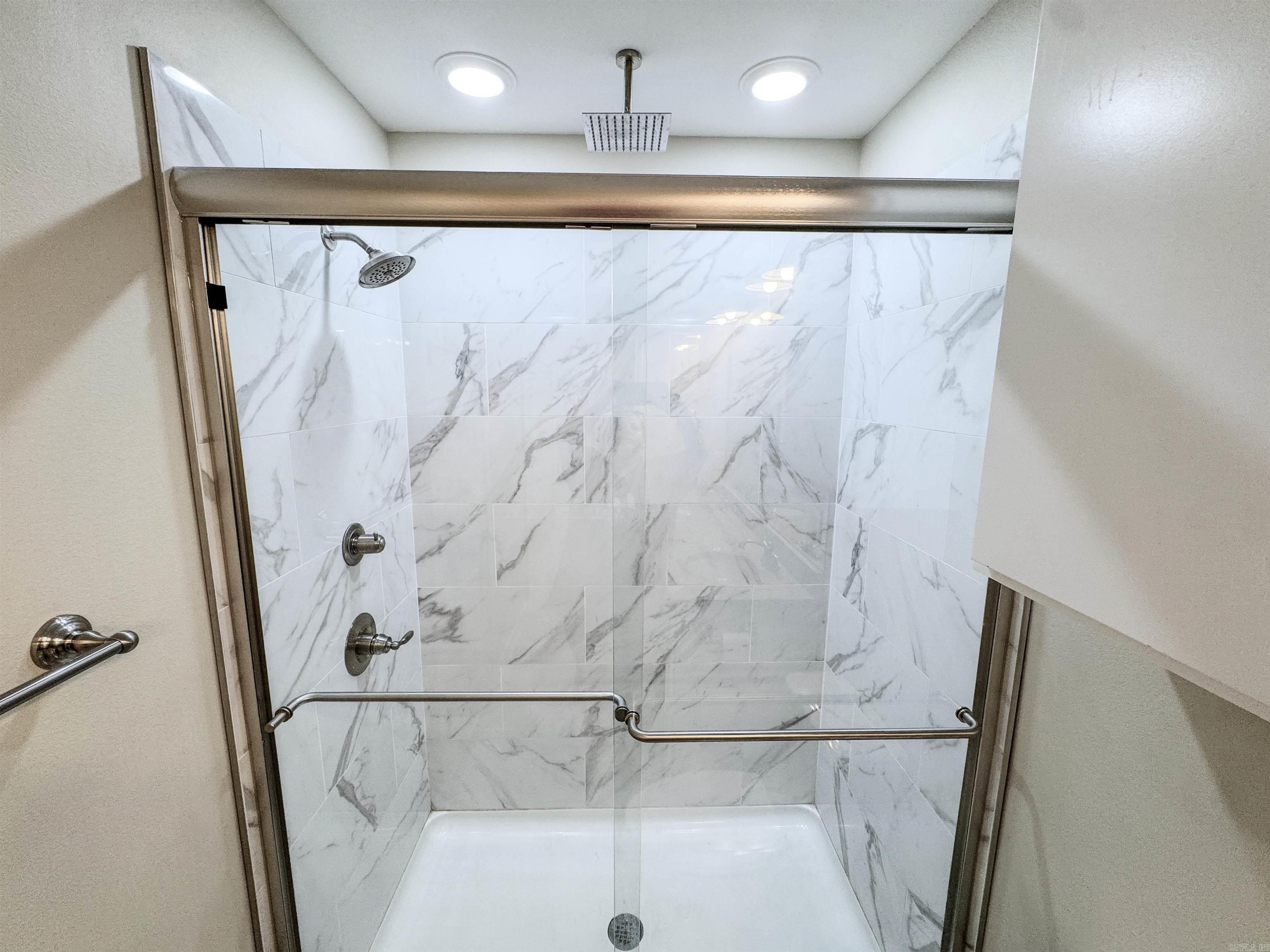 DEERFIELD ESTATES - Residential Lease