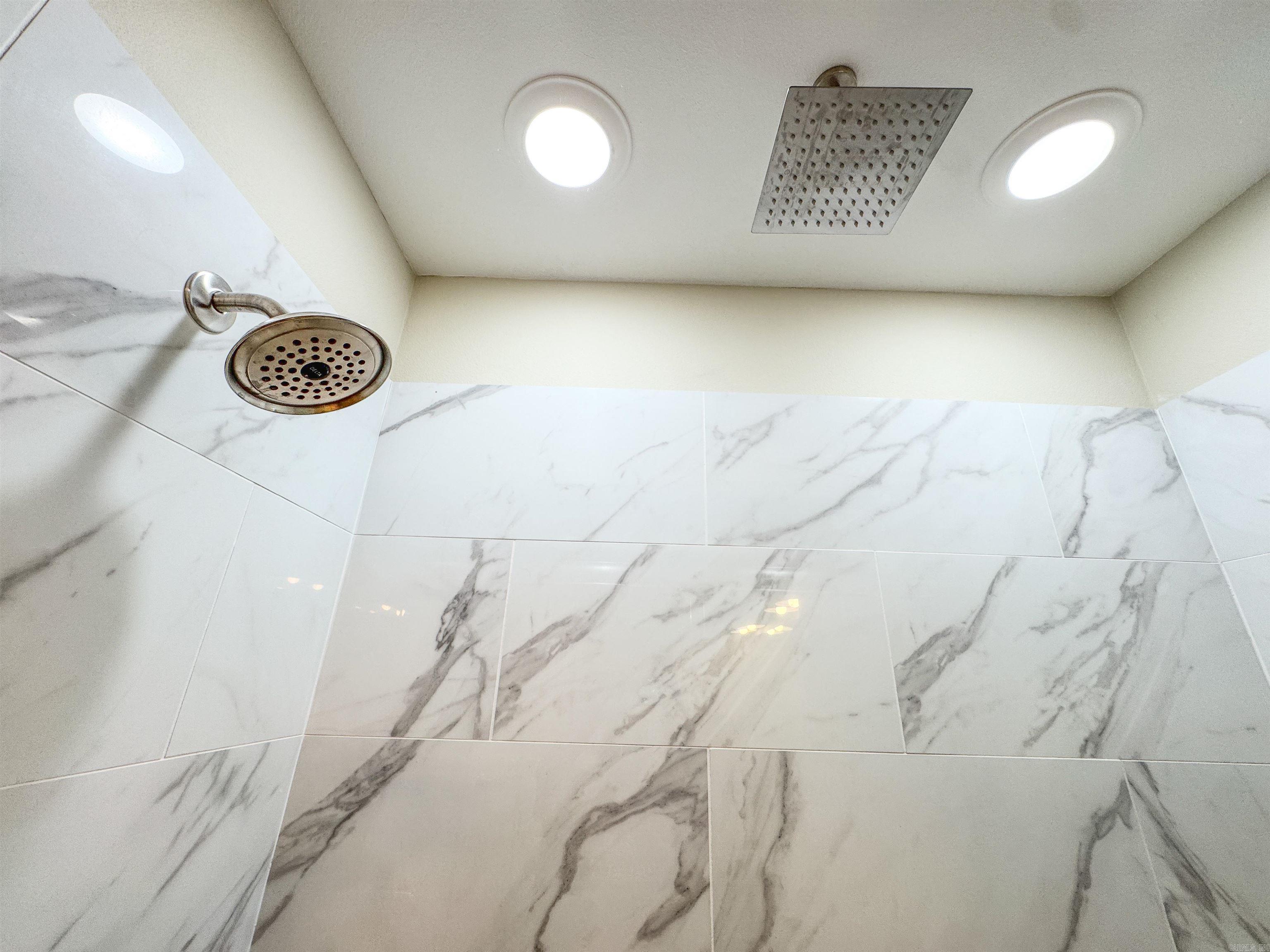 DEERFIELD ESTATES - Residential Lease