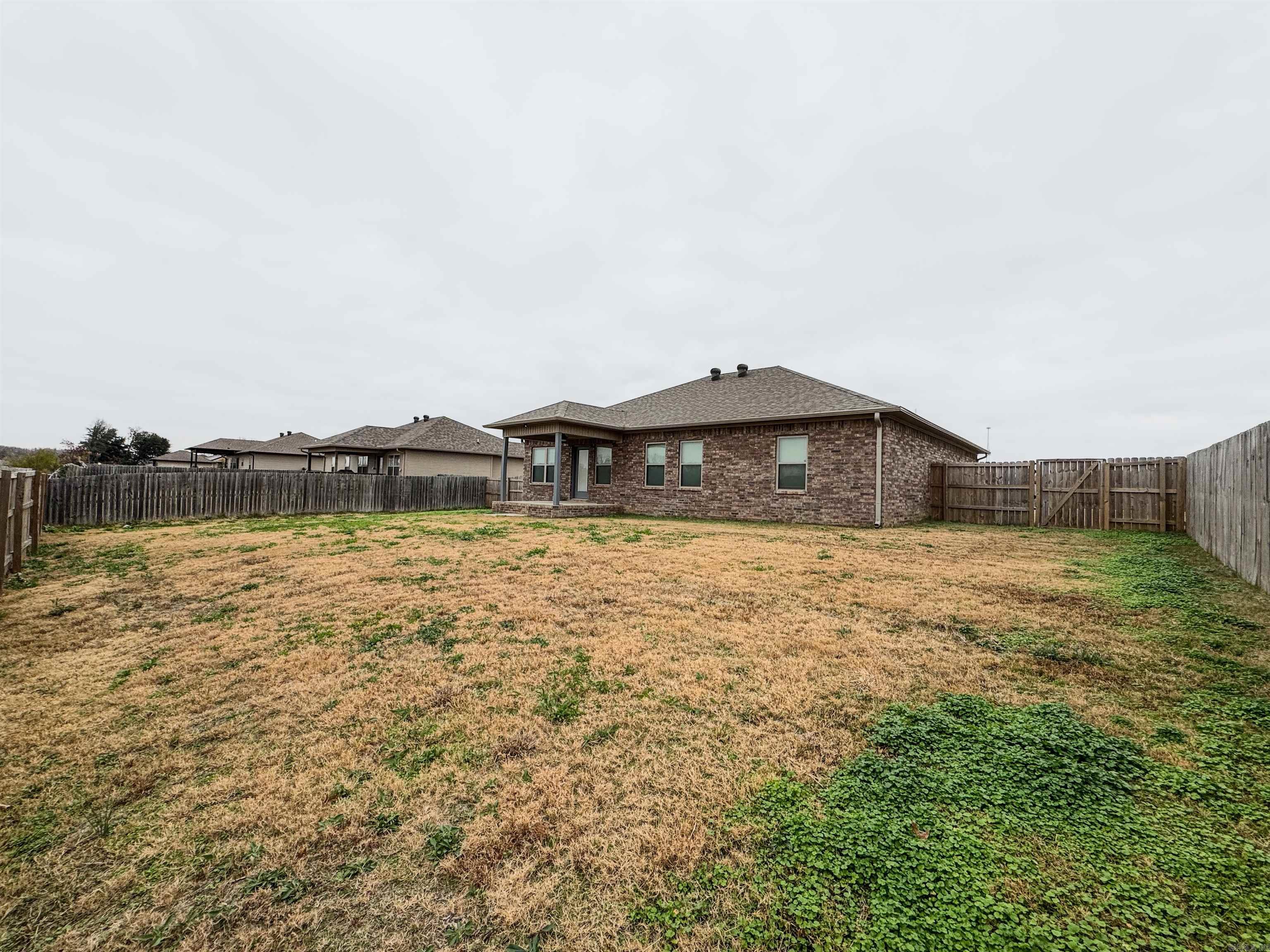 DEERFIELD ESTATES - Residential Lease