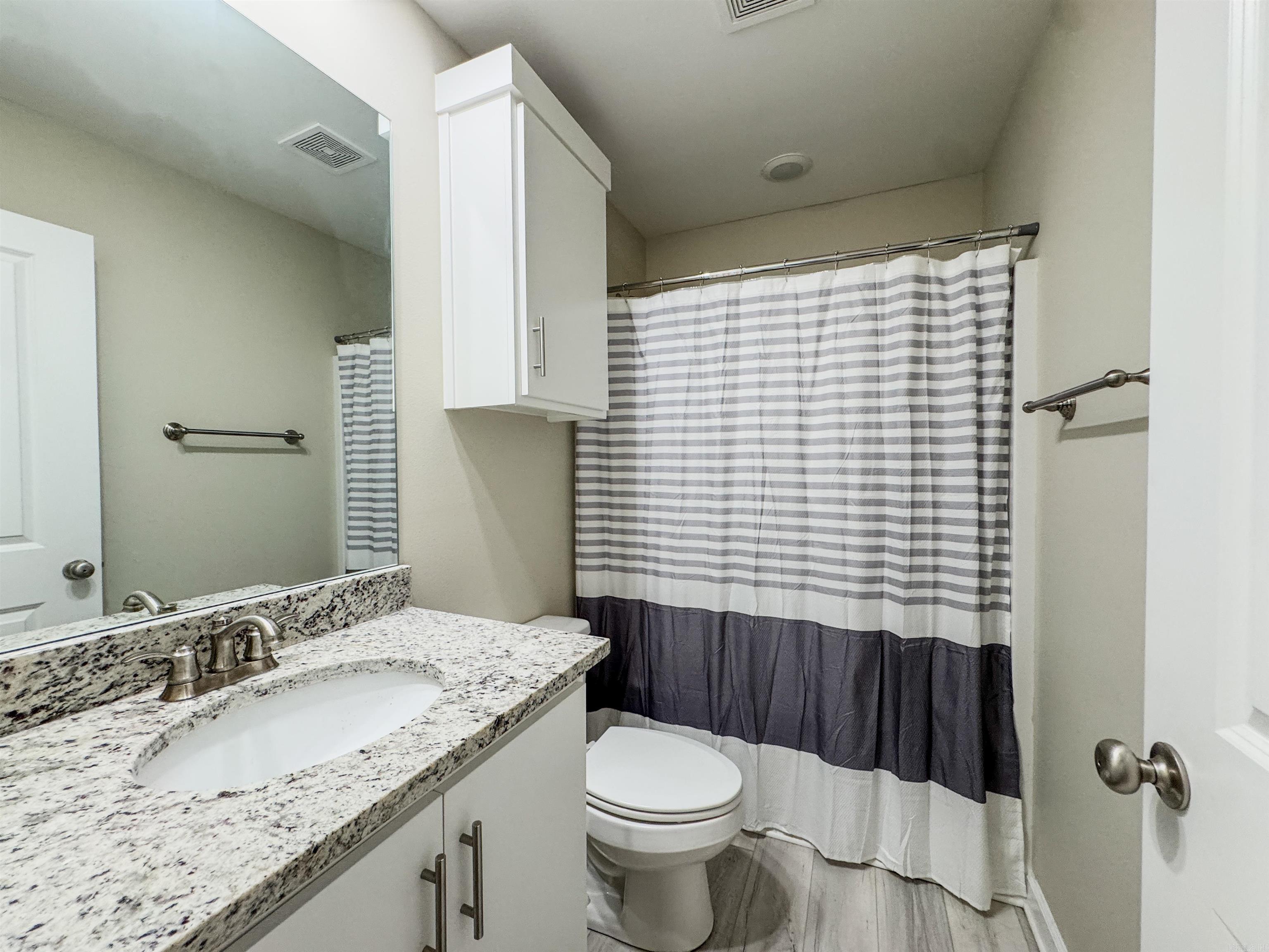 DEERFIELD ESTATES - Residential Lease