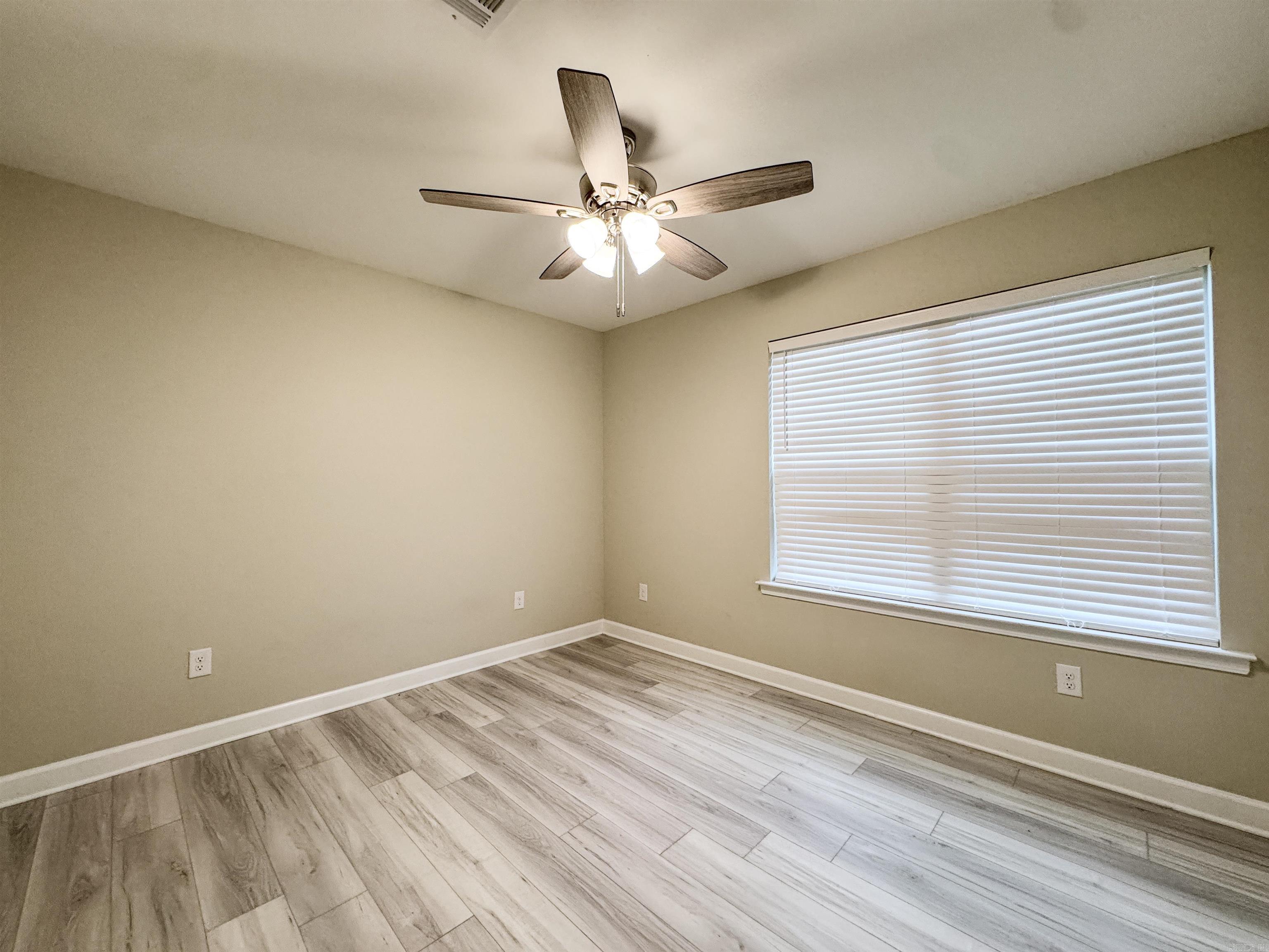 DEERFIELD ESTATES - Residential Lease