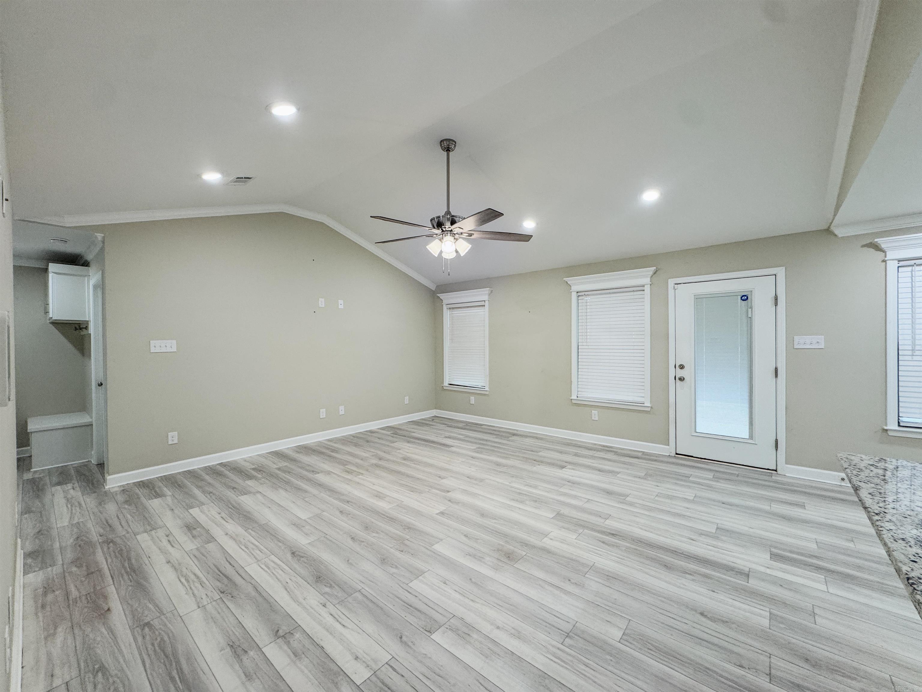 DEERFIELD ESTATES - Residential Lease