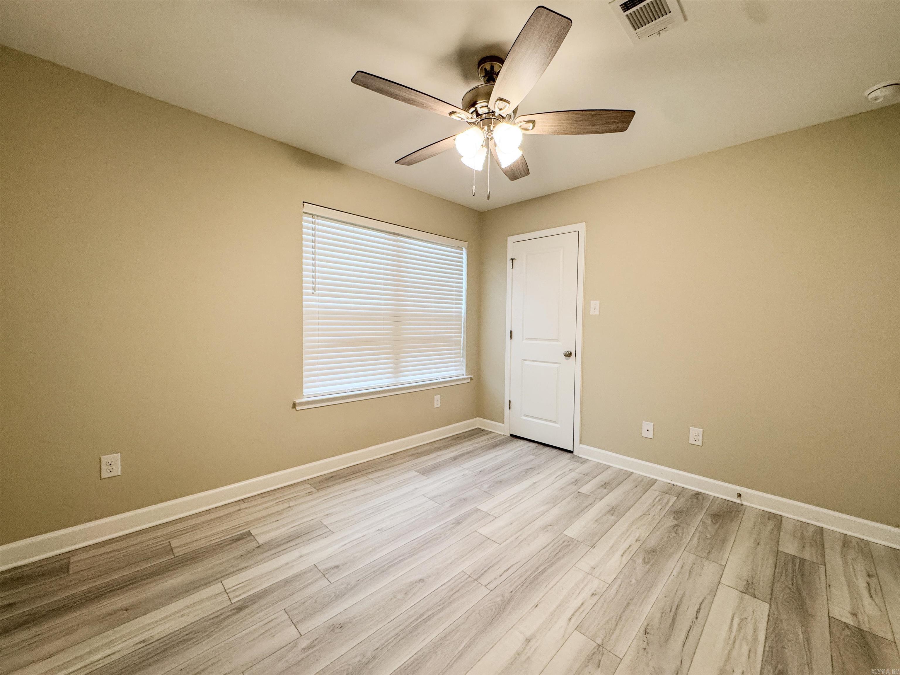 DEERFIELD ESTATES - Residential Lease