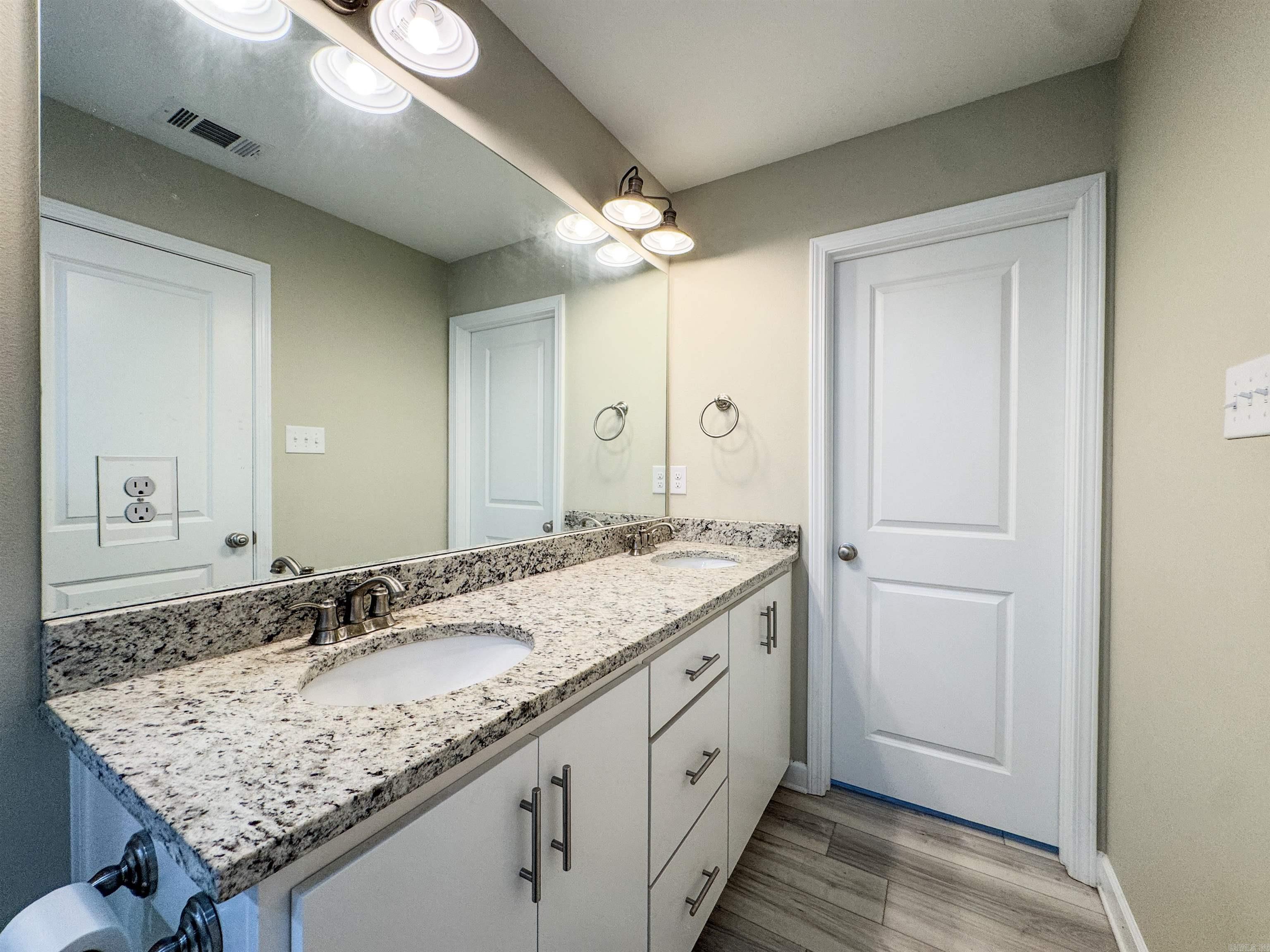 DEERFIELD ESTATES - Residential Lease