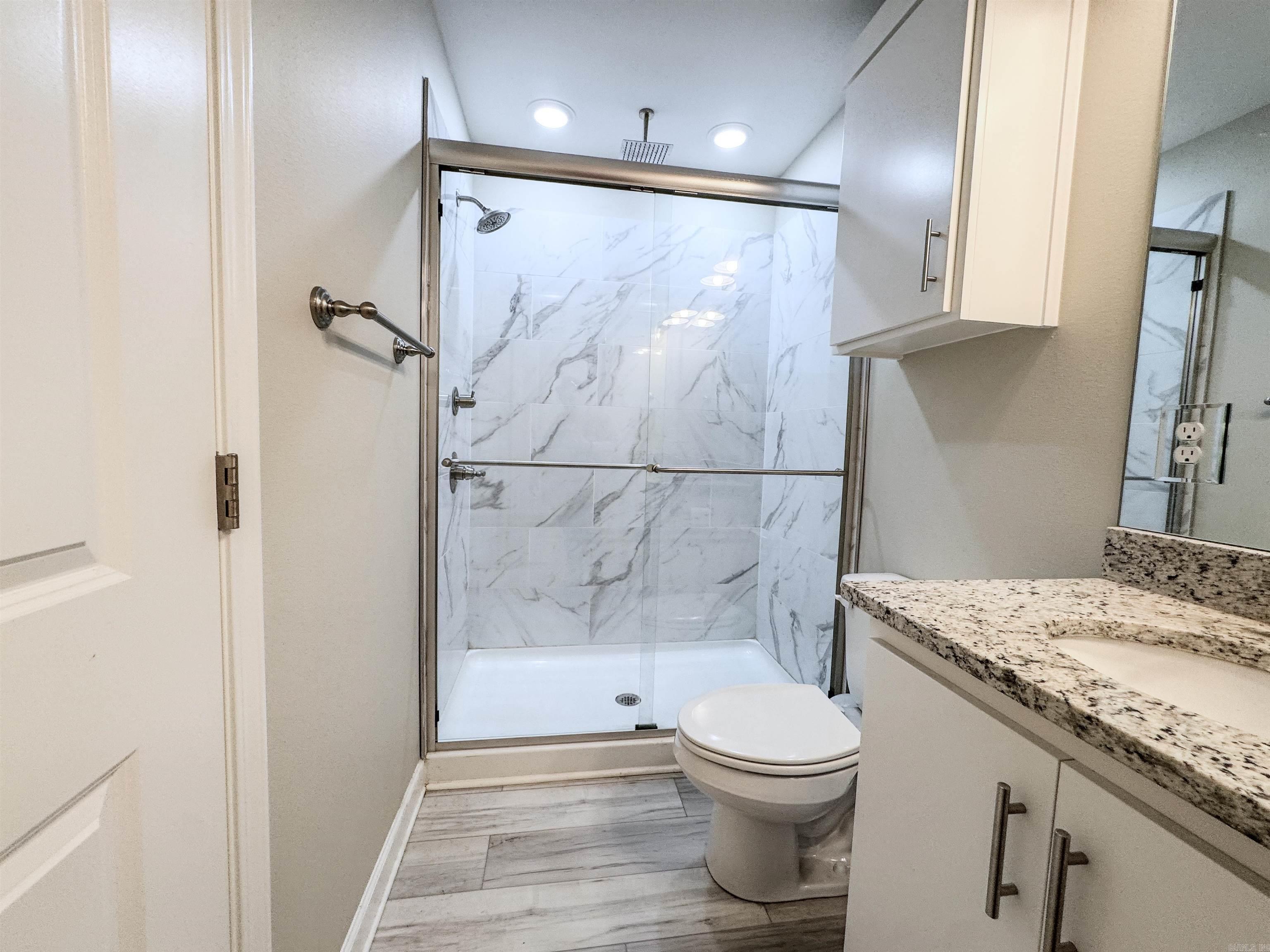 DEERFIELD ESTATES - Residential Lease