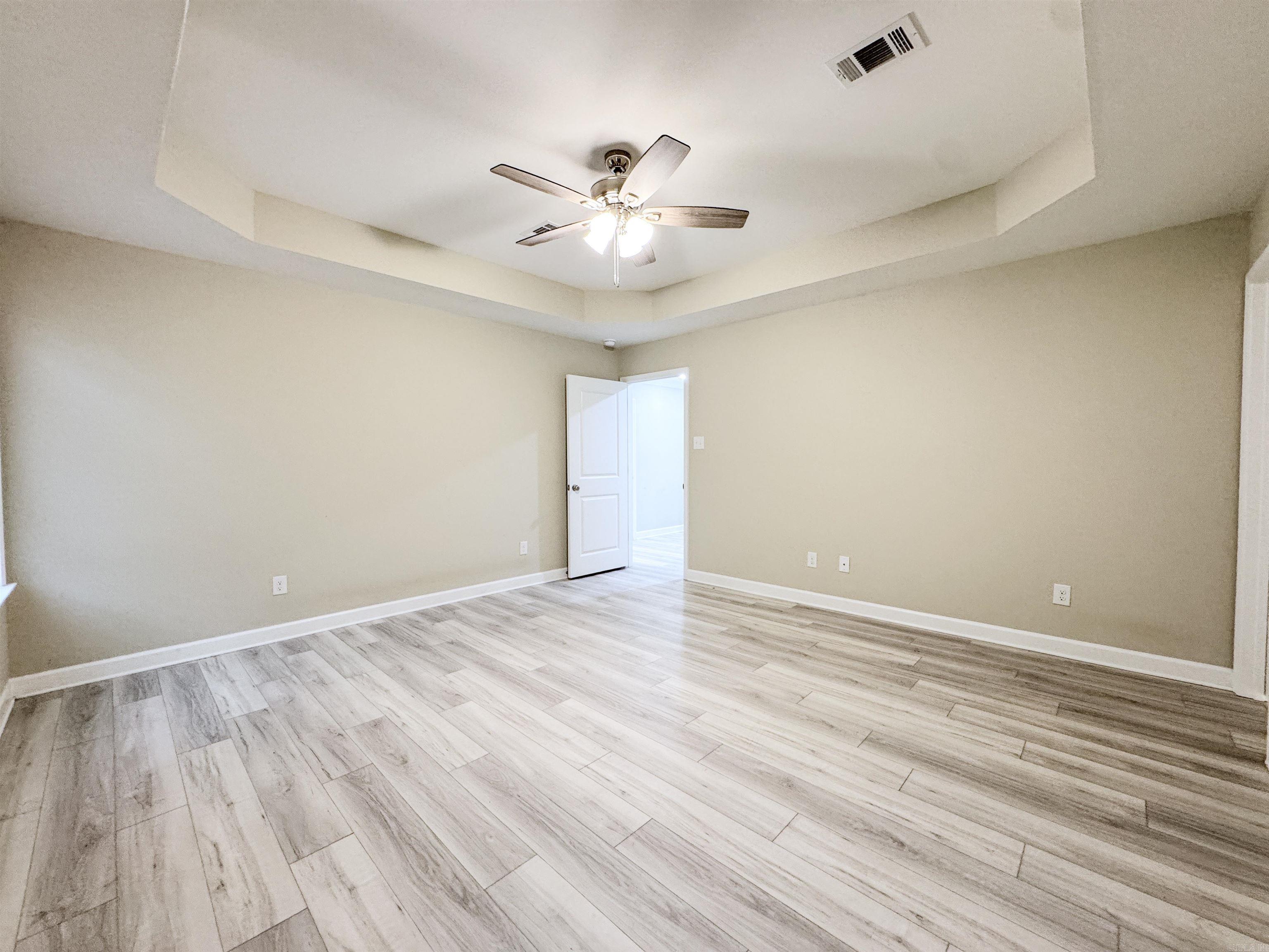 DEERFIELD ESTATES - Residential Lease