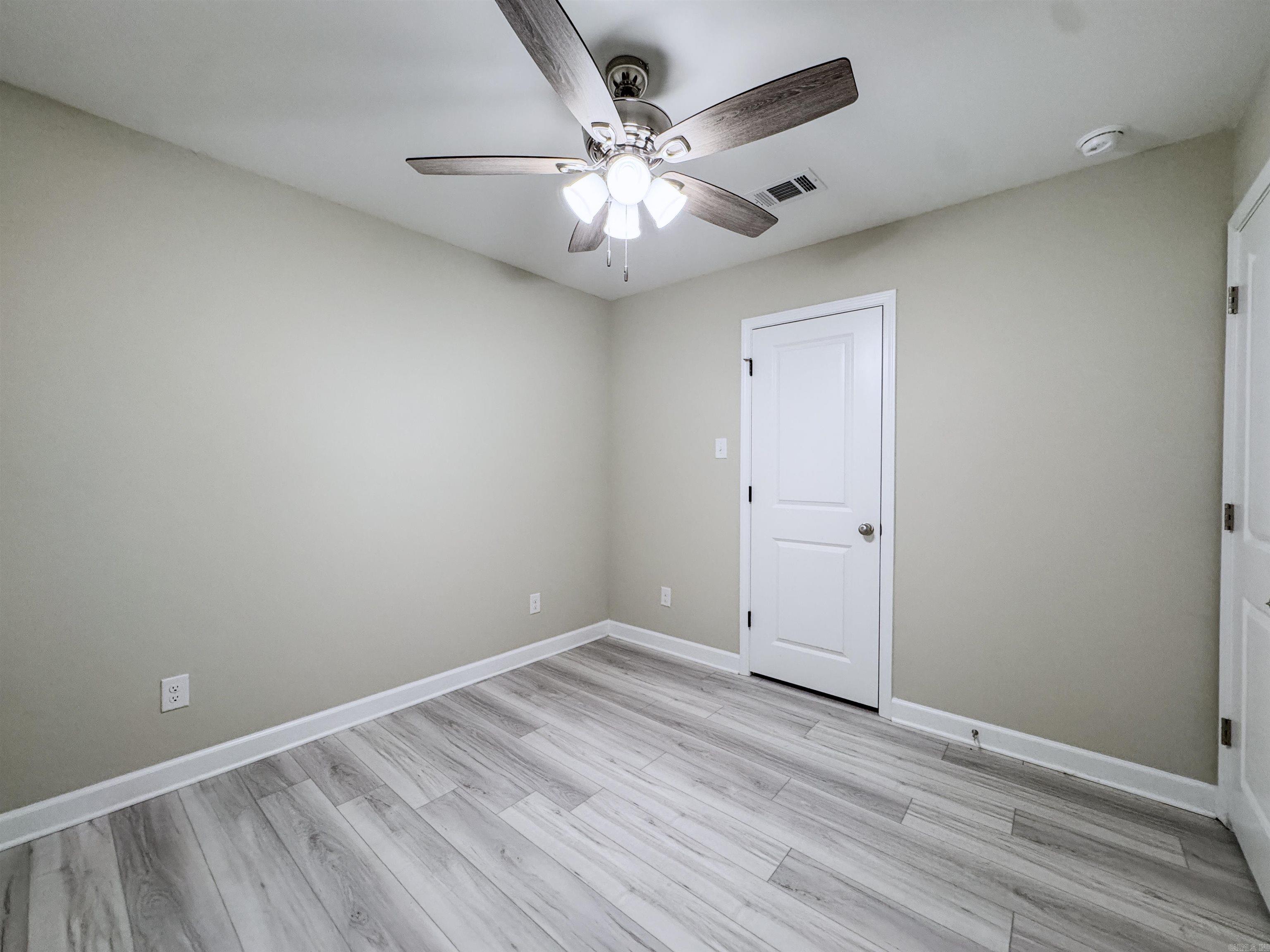 DEERFIELD ESTATES - Residential Lease