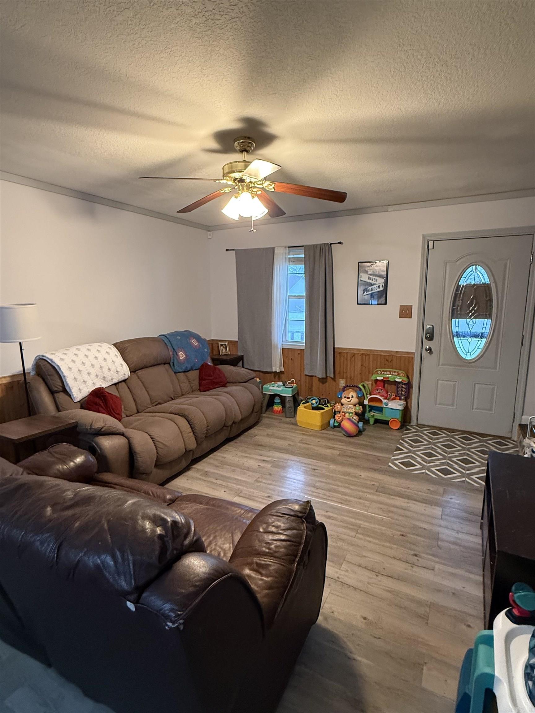 VILLAGE WEST - Residential