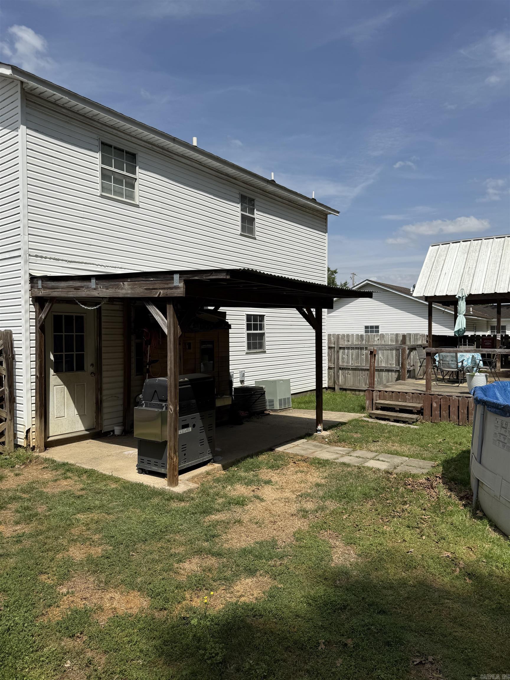 VILLAGE WEST - Residential