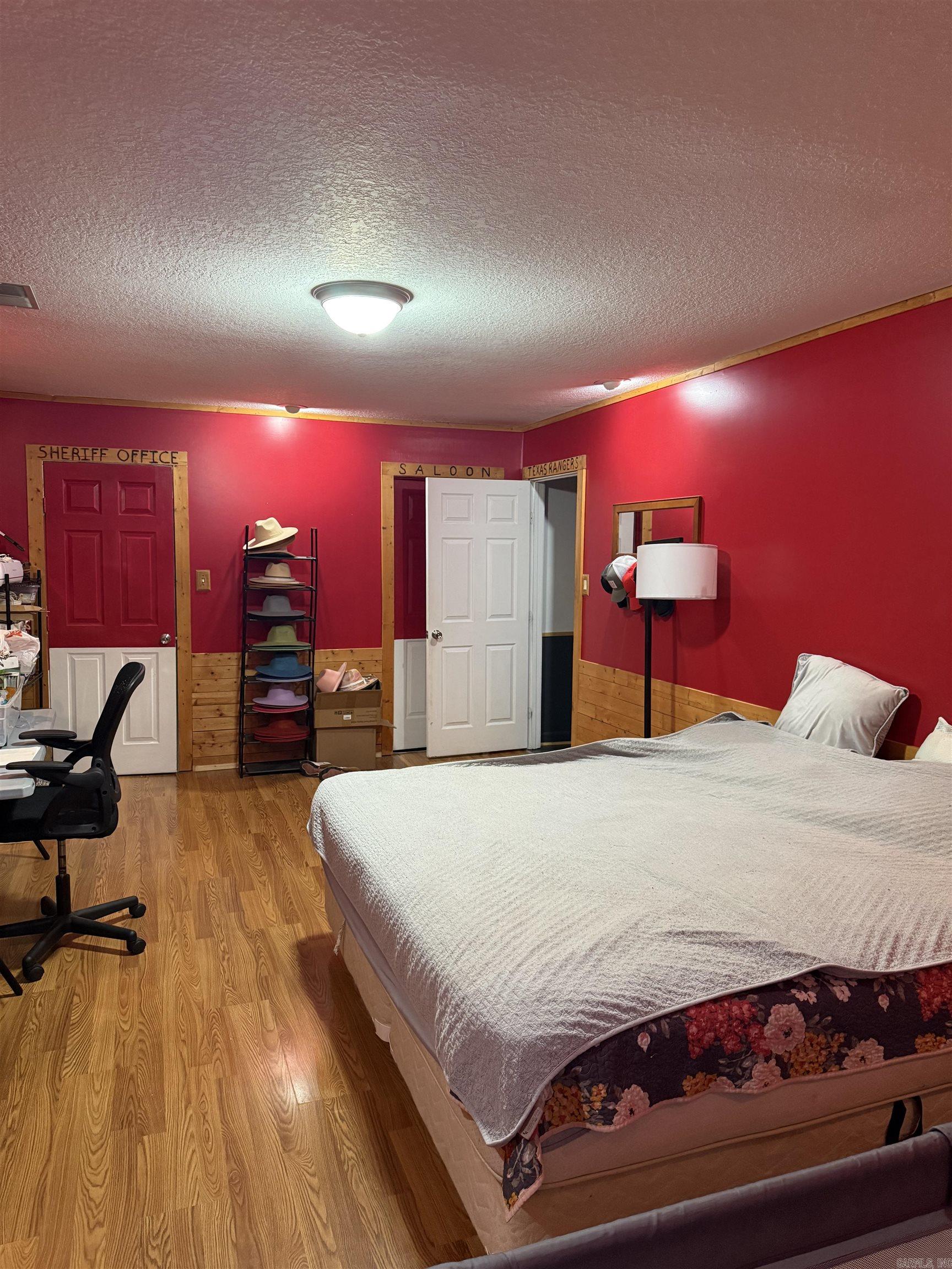 VILLAGE WEST - Residential