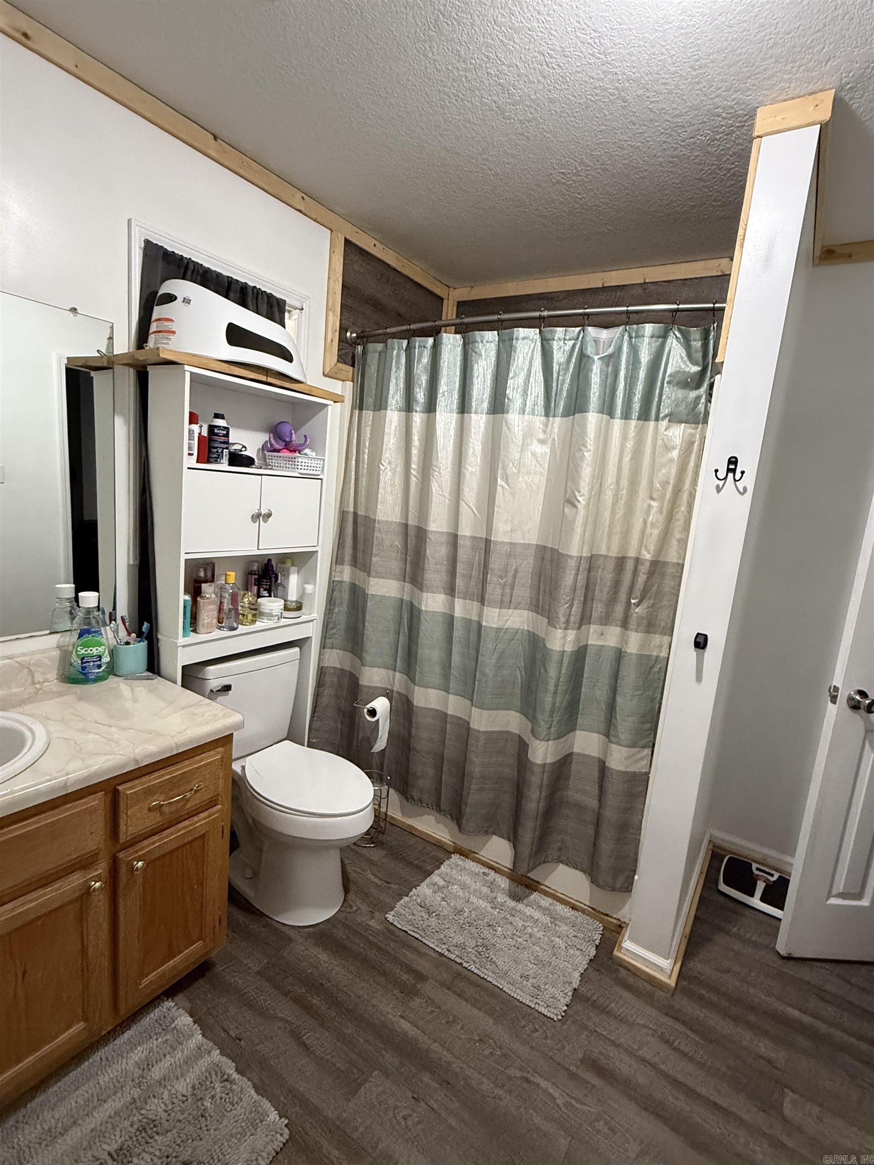 VILLAGE WEST - Residential