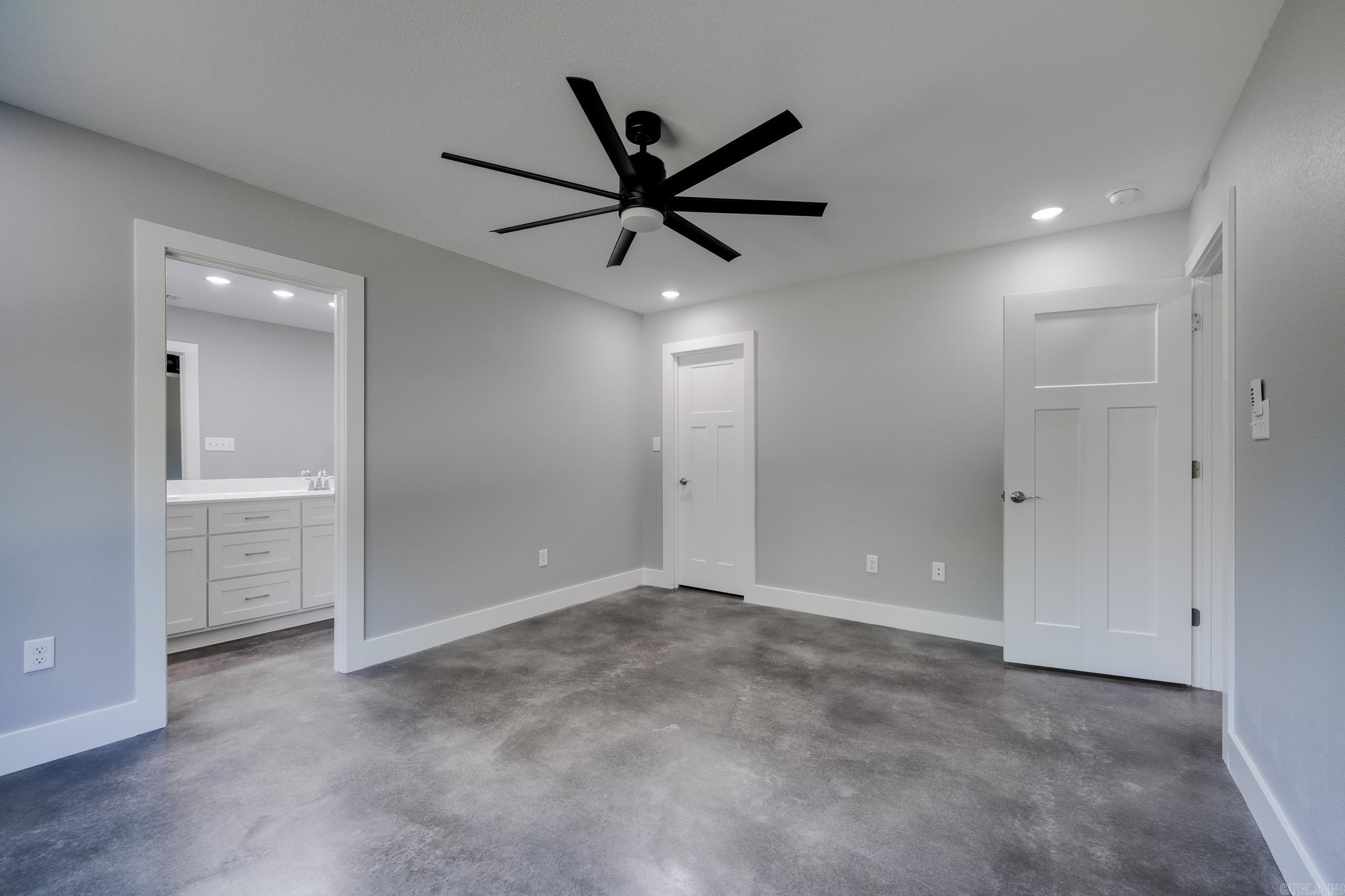 JEWELS ESTATES - Residential