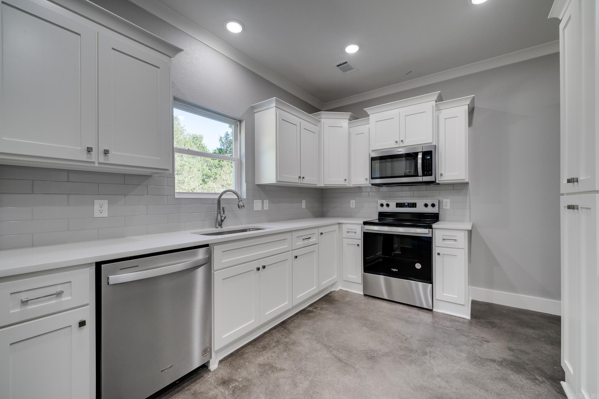 JEWELS ESTATES - Residential