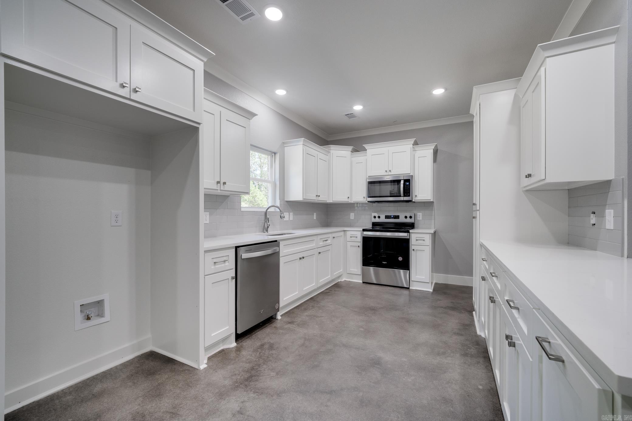 JEWELS ESTATES - Residential