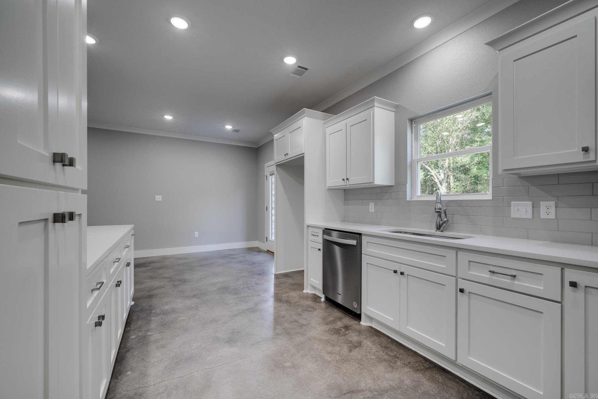 JEWELS ESTATES - Residential