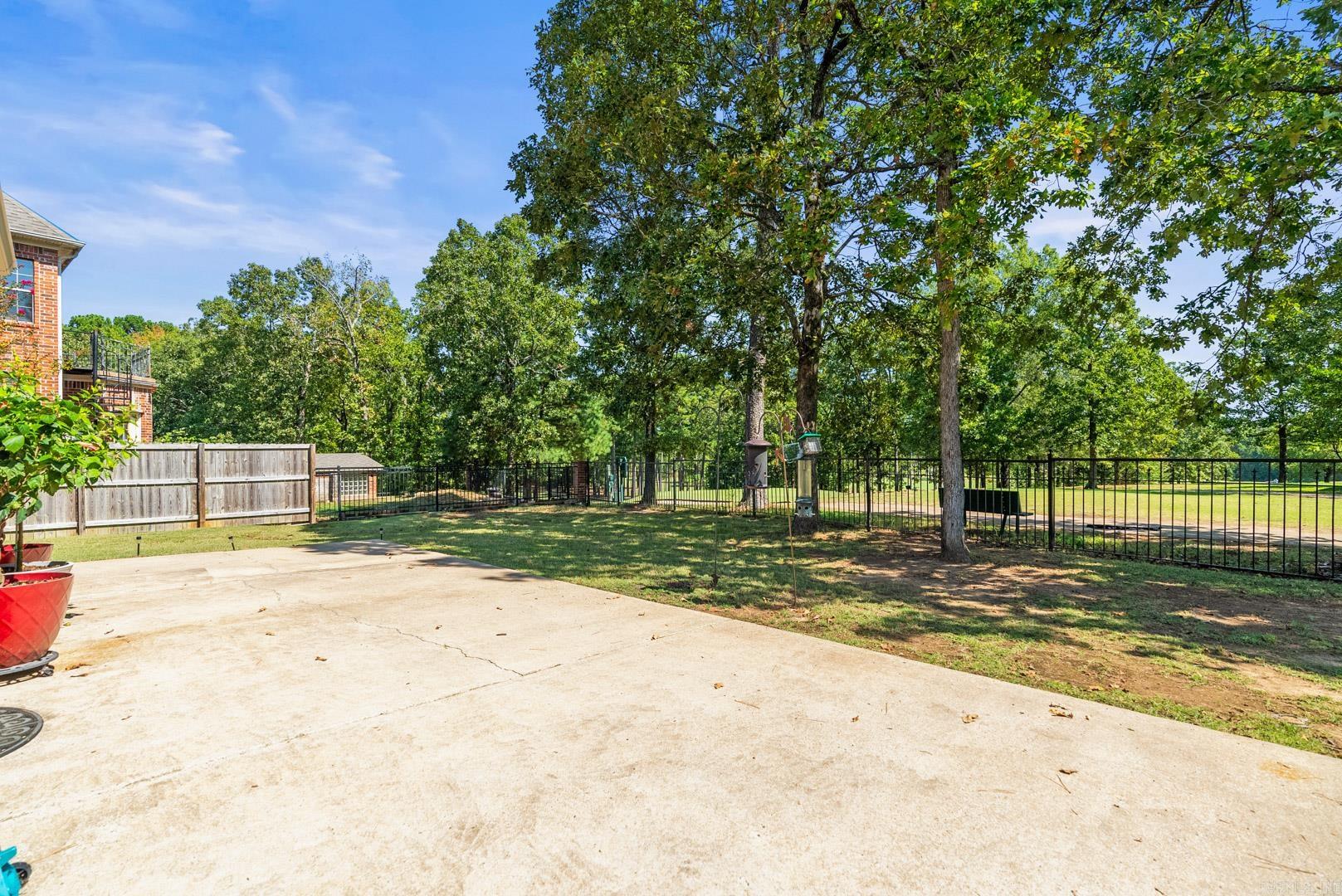 COUNTRY CLUB OF ARK THE - Residential