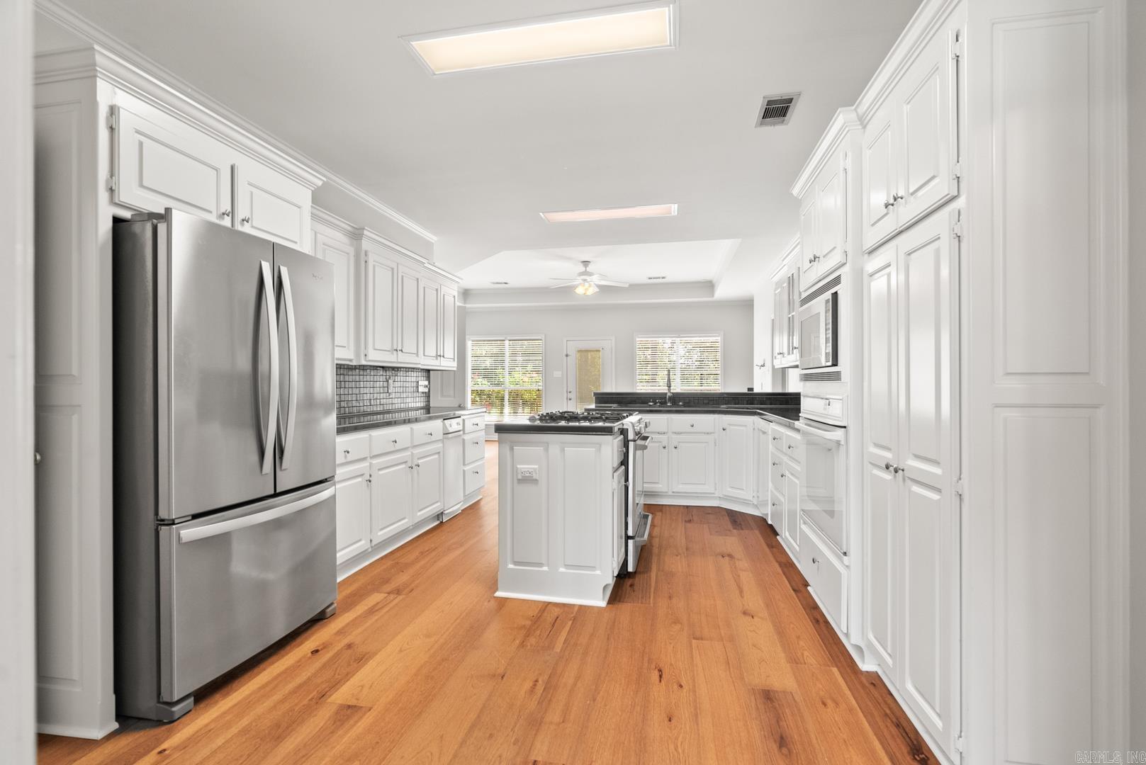 COUNTRY CLUB OF ARK THE - Residential