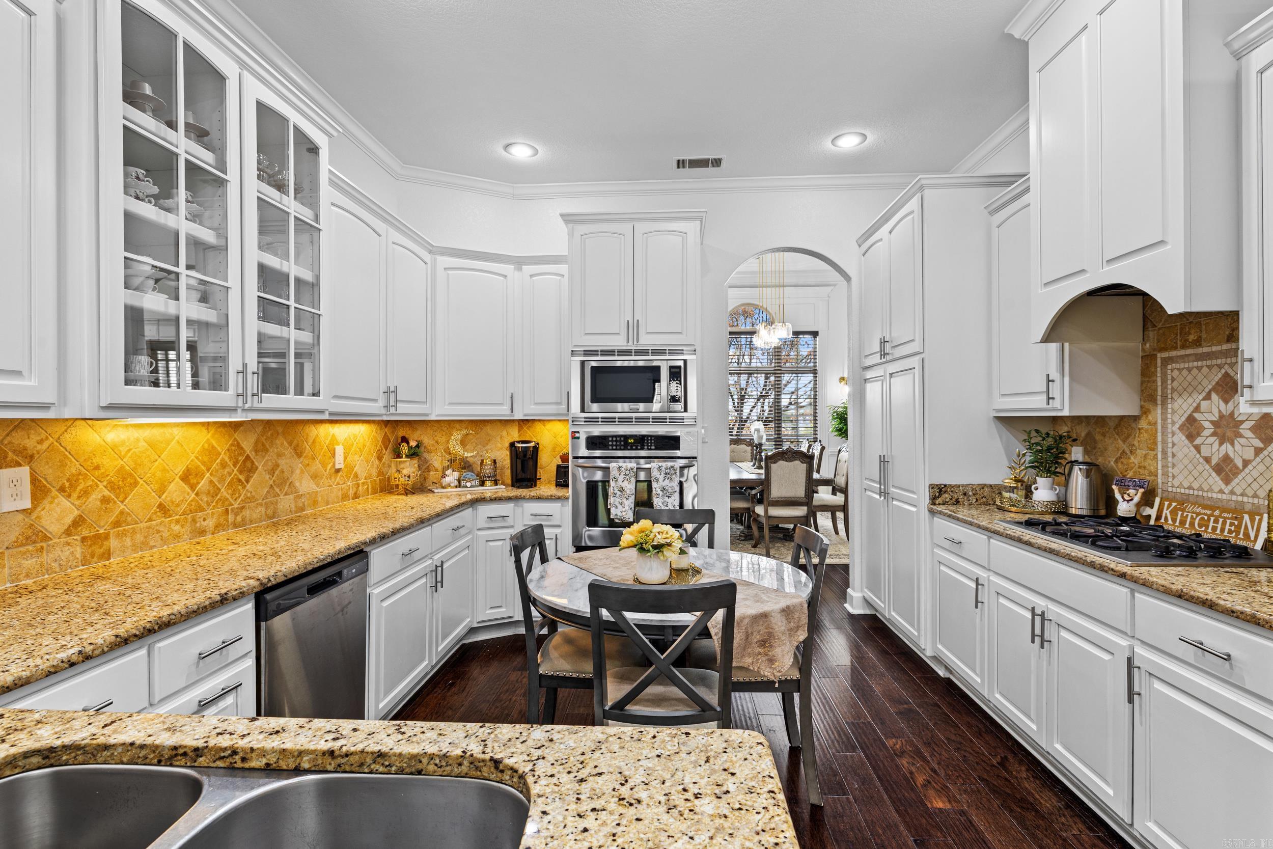 THE VILLAGES OF WELLINGTON - Residential