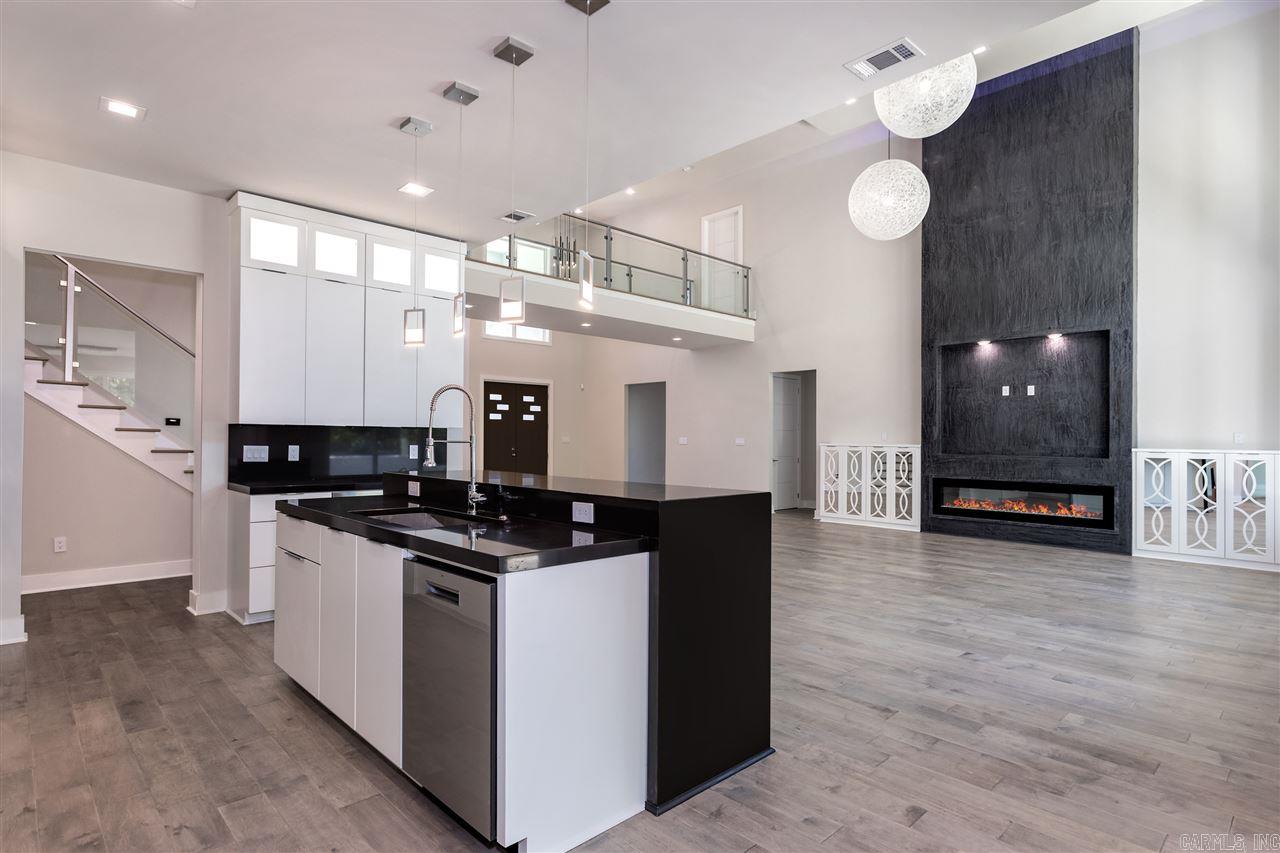 CHENAL VALLEY "ENSBURY PLACE" - Residential
