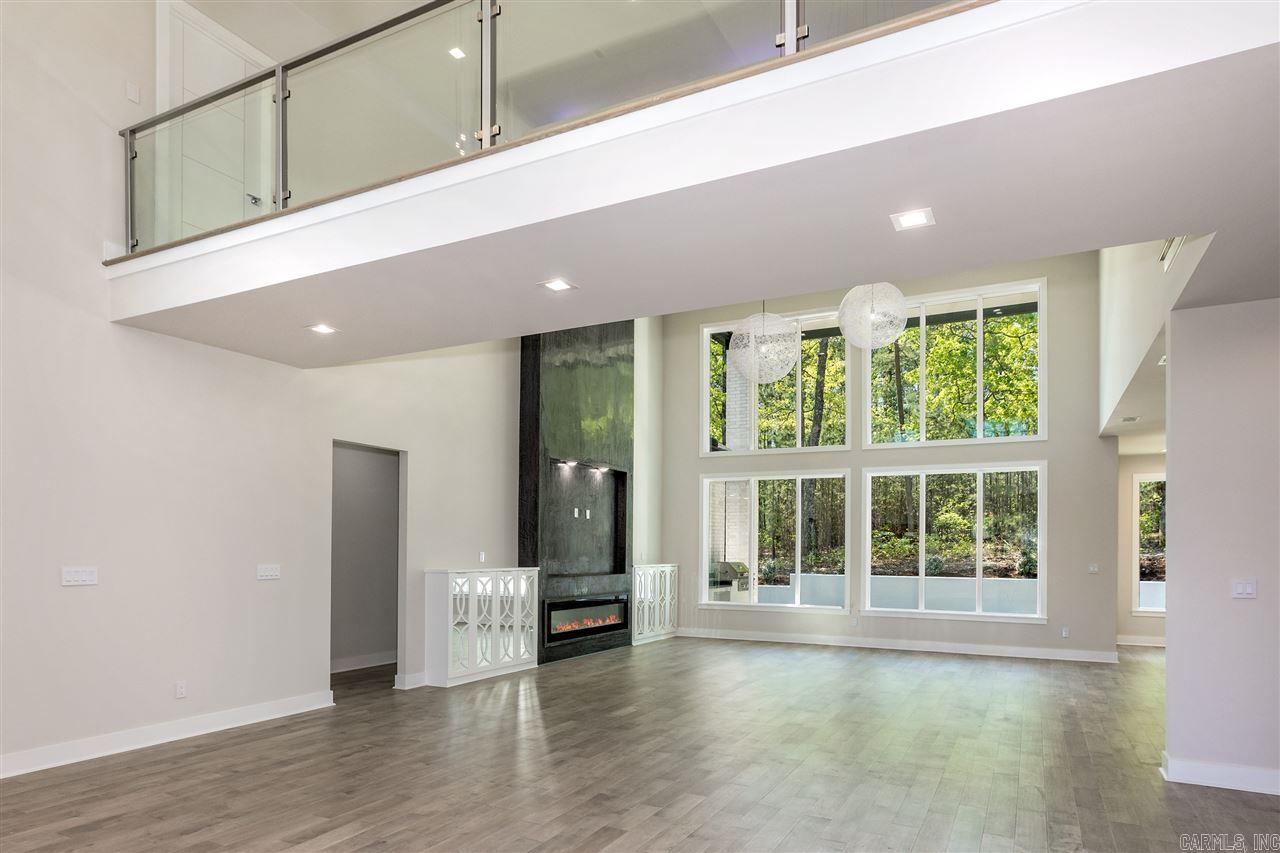 CHENAL VALLEY "ENSBURY PLACE" - Residential