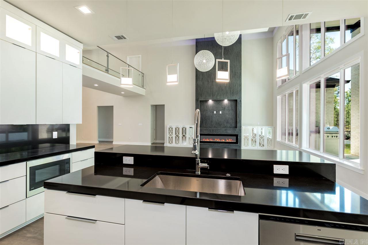 CHENAL VALLEY "ENSBURY PLACE" - Residential