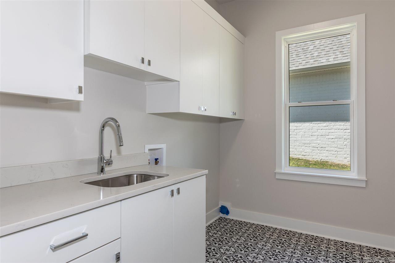 CHENAL VALLEY "ENSBURY PLACE" - Residential