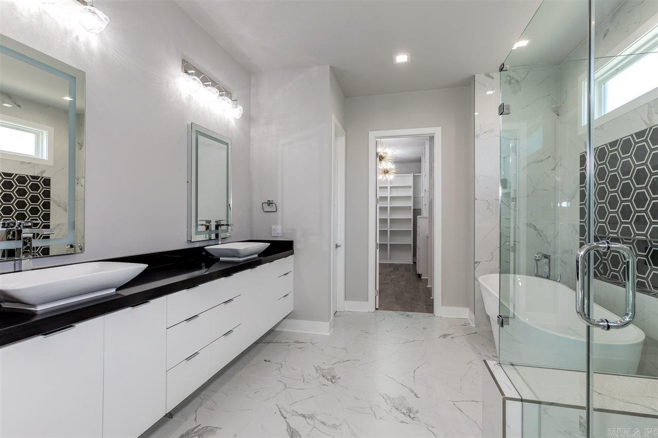 CHENAL VALLEY "ENSBURY PLACE" - Residential