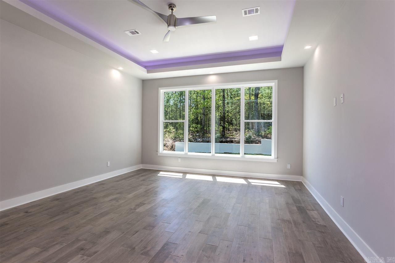 CHENAL VALLEY "ENSBURY PLACE" - Residential