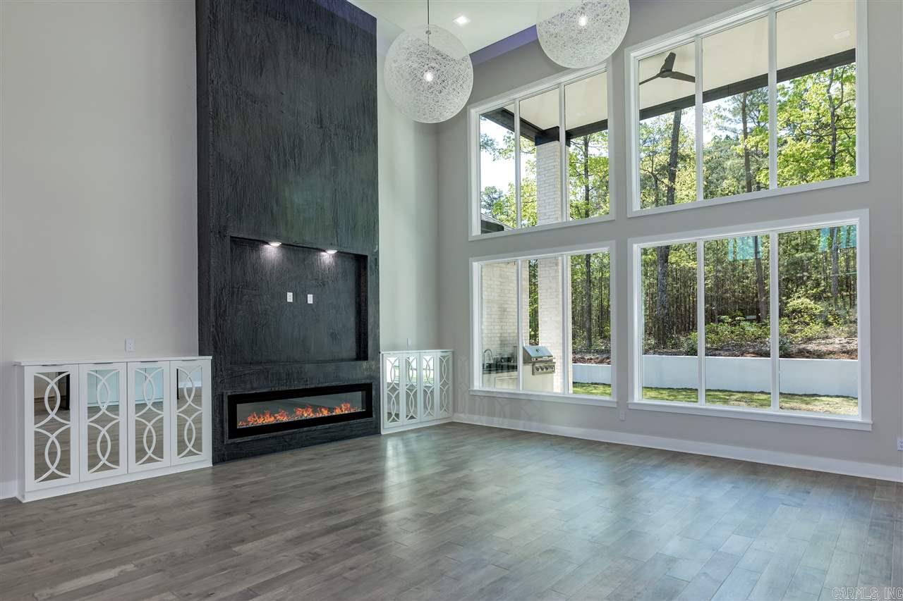 CHENAL VALLEY "ENSBURY PLACE" - Residential