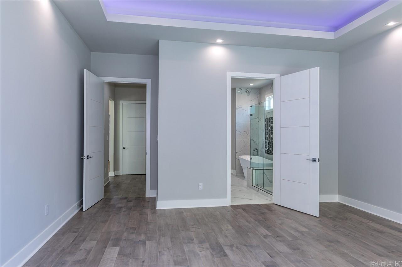 CHENAL VALLEY "ENSBURY PLACE" - Residential