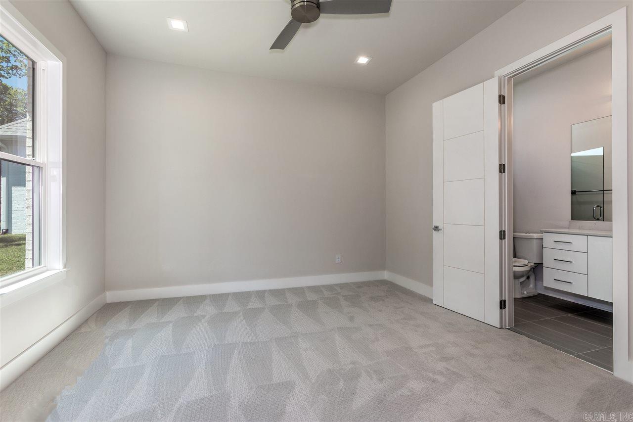 CHENAL VALLEY "ENSBURY PLACE" - Residential