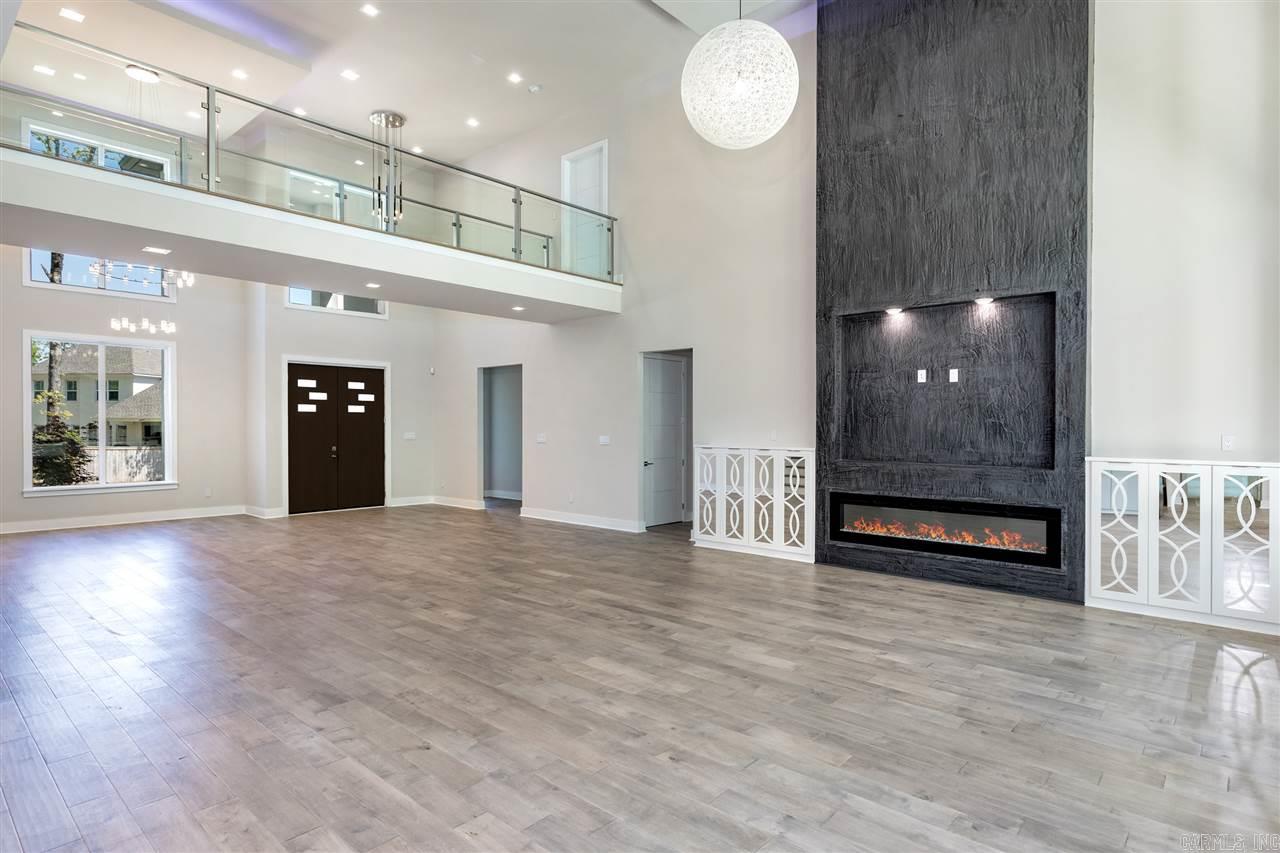CHENAL VALLEY "ENSBURY PLACE" - Residential