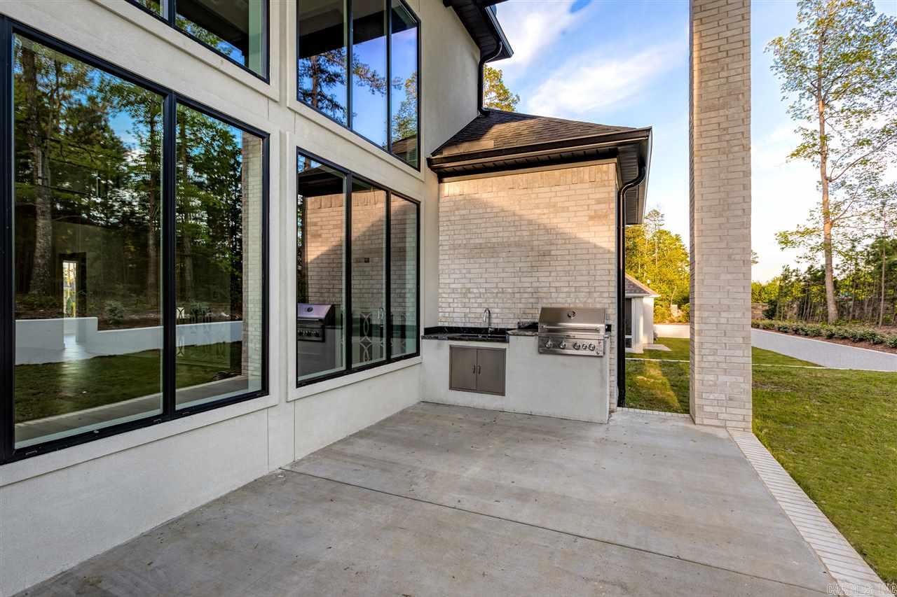 CHENAL VALLEY "ENSBURY PLACE" - Residential