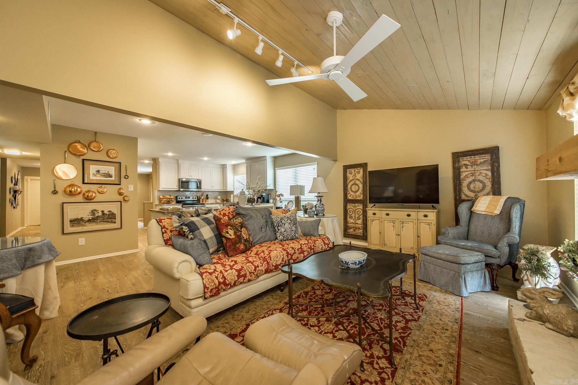 INDIAN HILLS TOWN HOMES - Residential