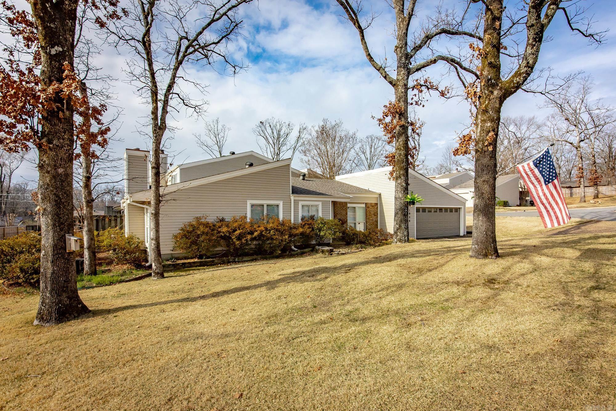 INDIAN HILLS TOWN HOMES - Residential