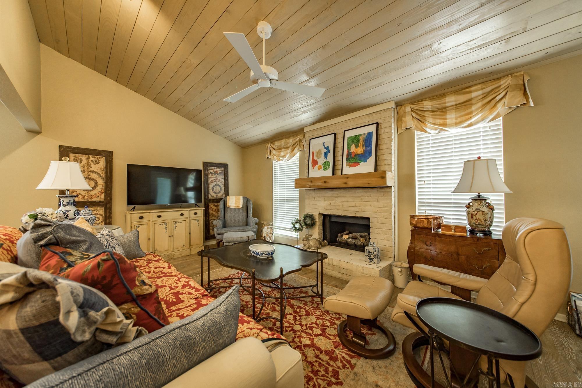 INDIAN HILLS TOWN HOMES - Residential