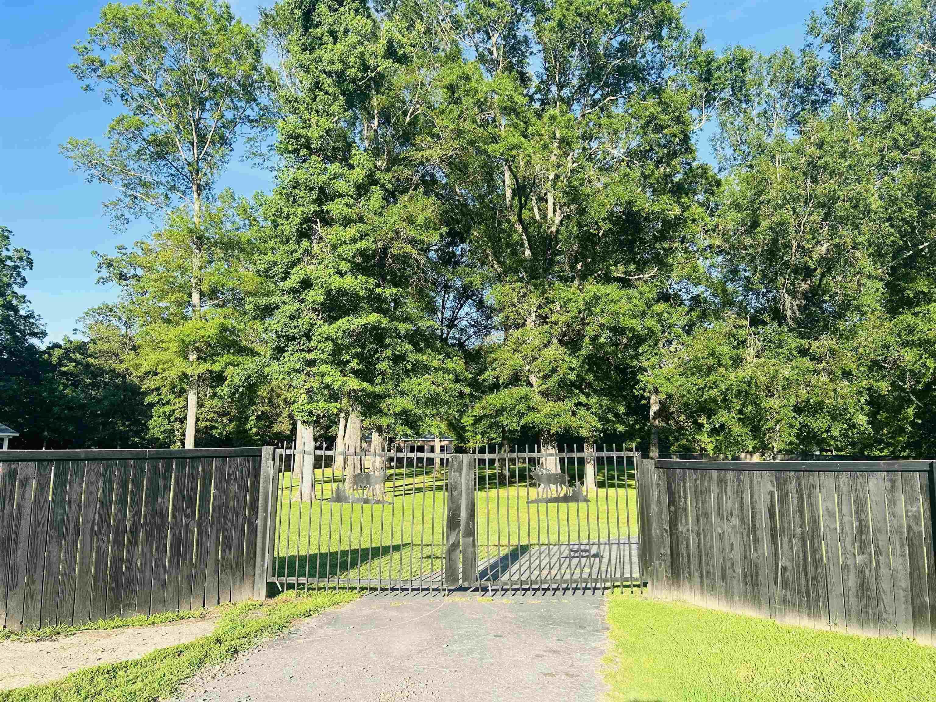 LOUROE LANE S/D - Residential