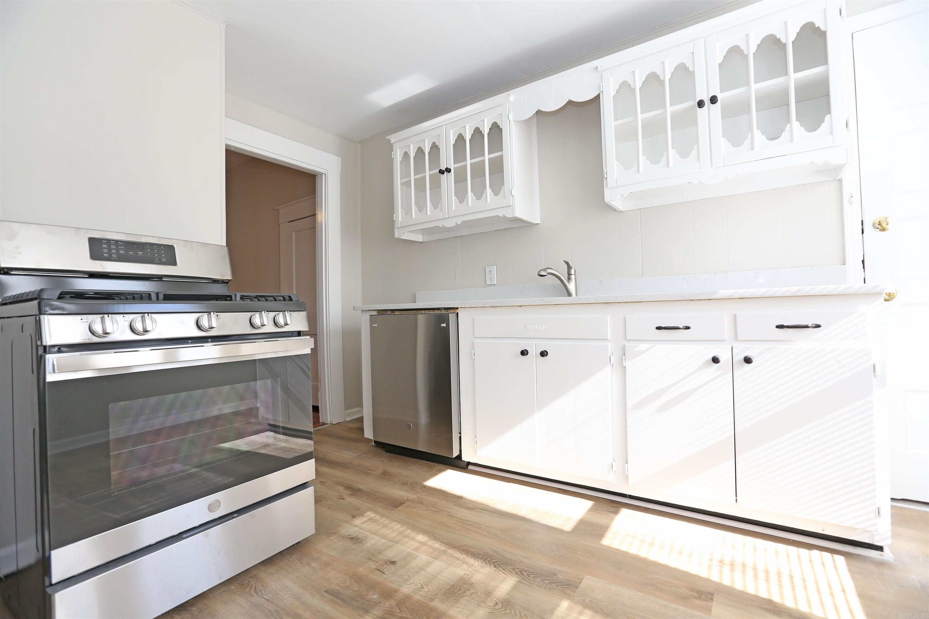 Hillcrest-Pfeifer - Residential Lease