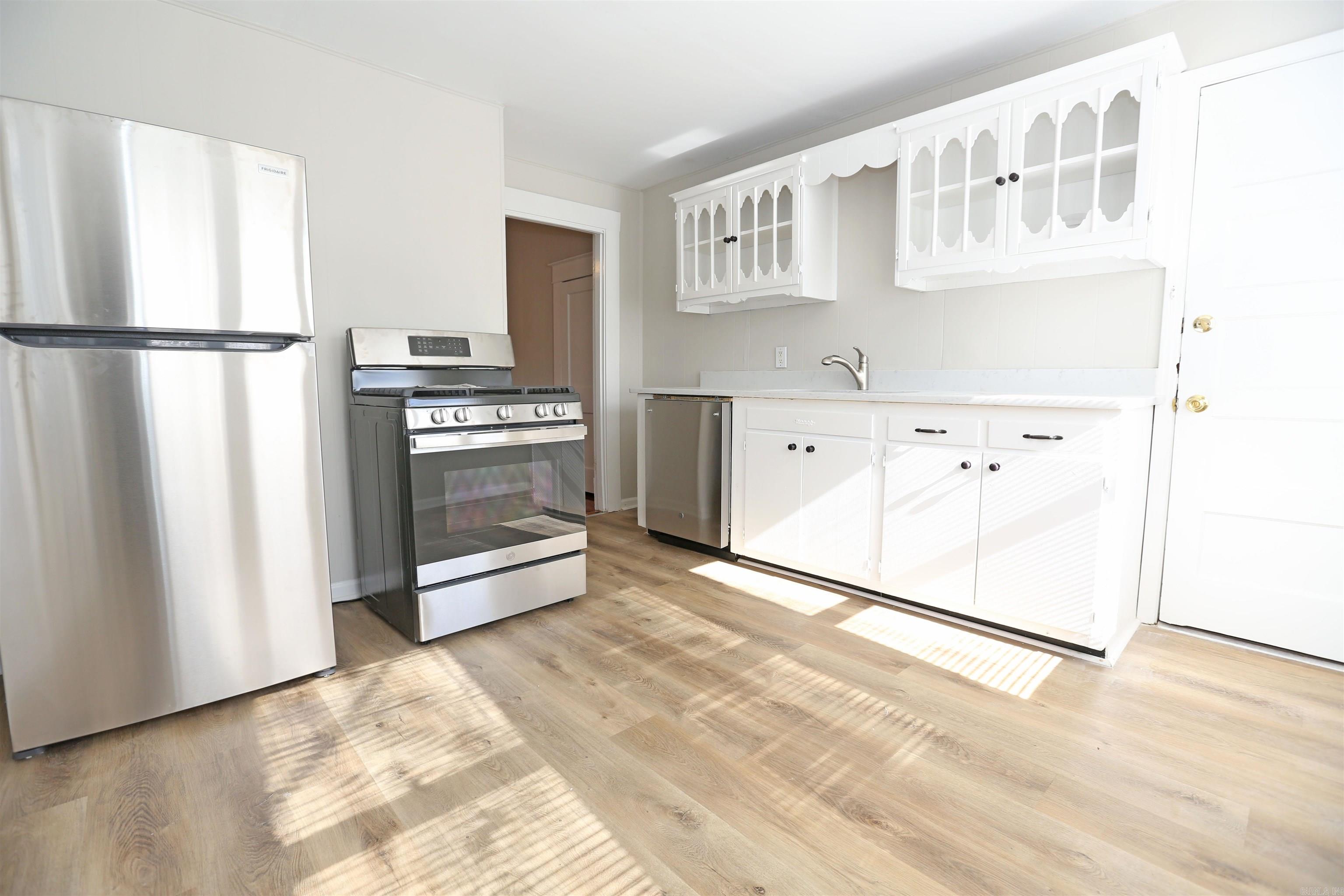 Hillcrest-Pfeifer - Residential Lease