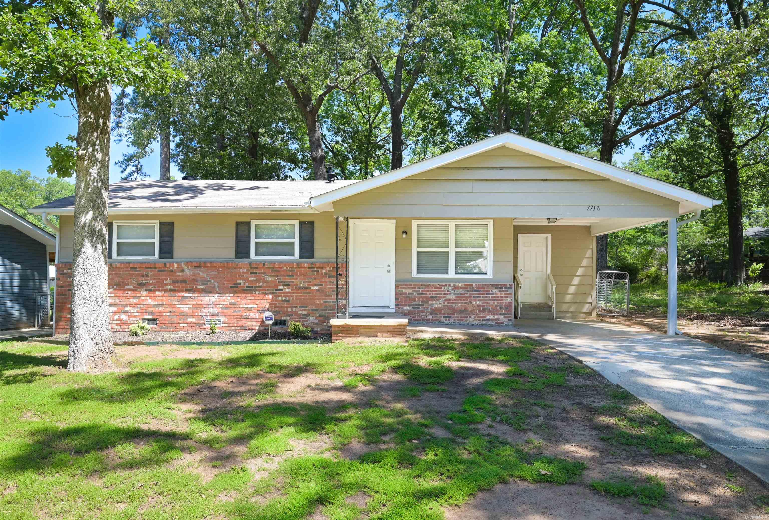 This cozy home is ready for new owners. MOVE IN READY!! Great for first-time home owners, or would make a perfect investment property. RECENTLY UPDATED including New Paint, New Flooring, New Fixtures, HVAC in 2023 beautiful bathroom and so much more! This home is laid out with an eat-in kitchen and spacious laundry room. The yard is large and fenced, making it perfect for kids or pets. Don't miss out on this one! Schedule your showing today.
