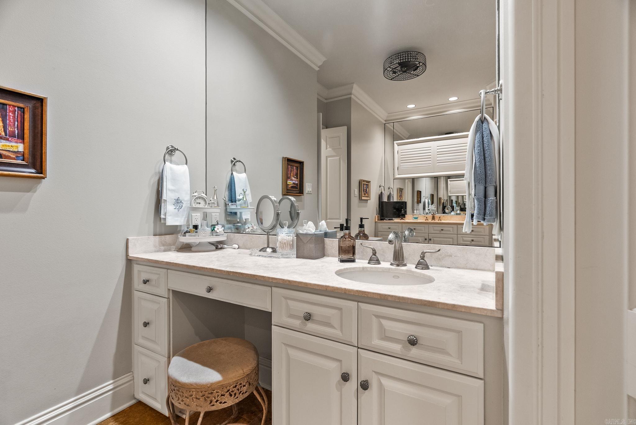 NEWTONS - Residential