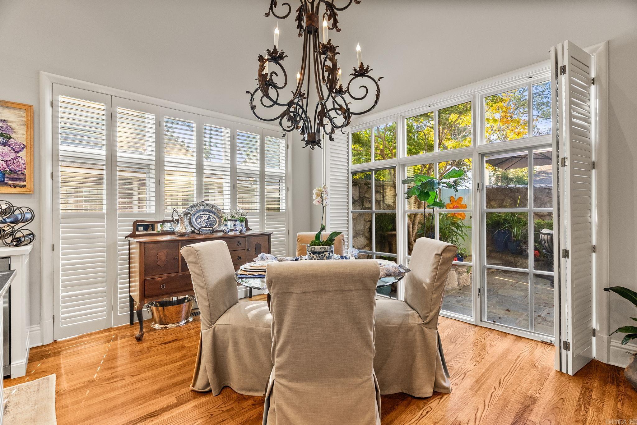 NEWTONS - Residential