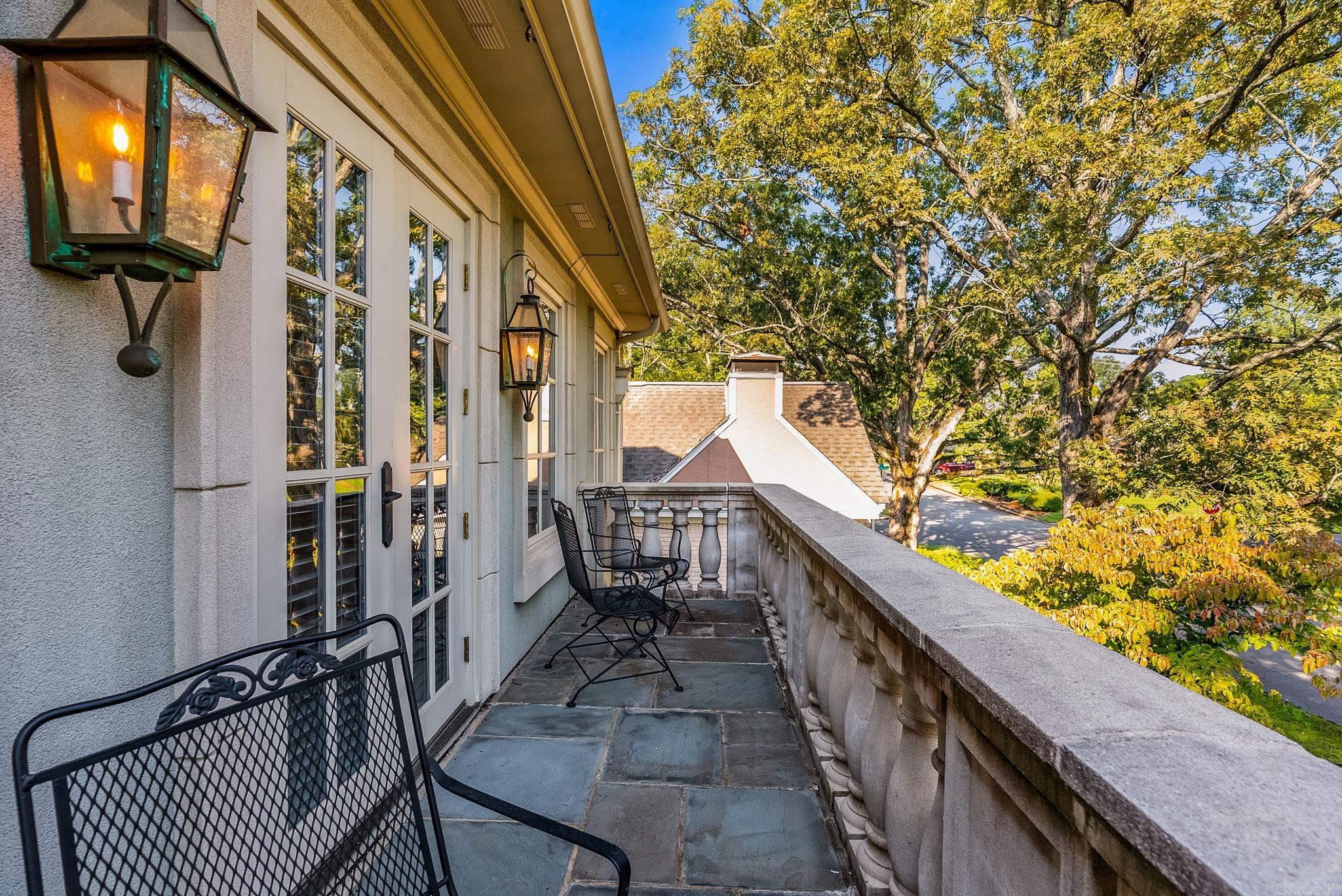 NEWTONS - Residential