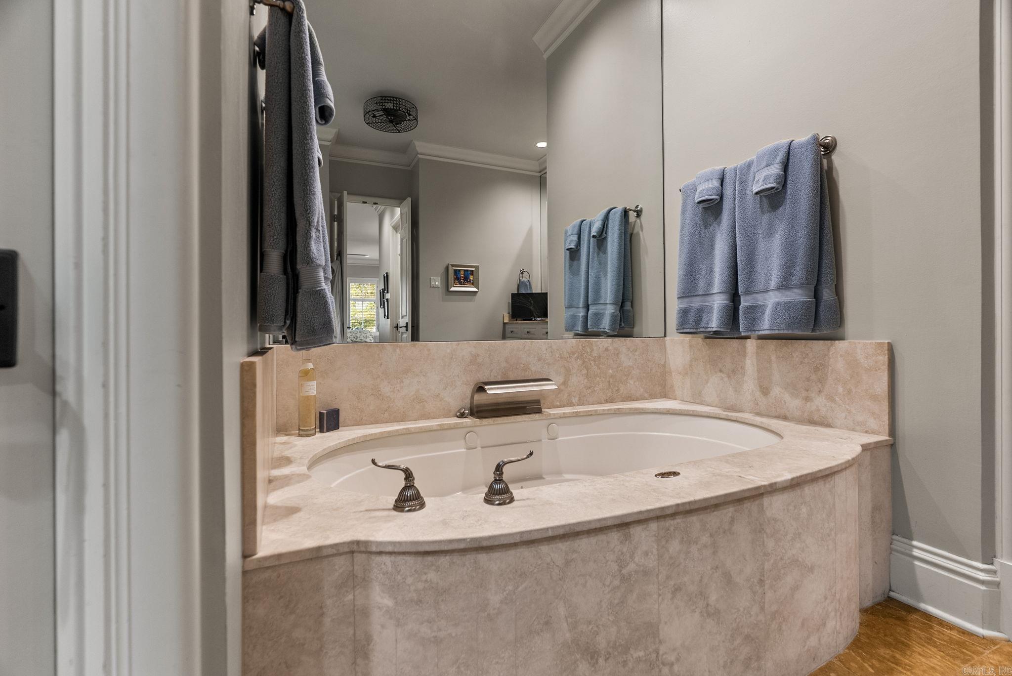 NEWTONS - Residential