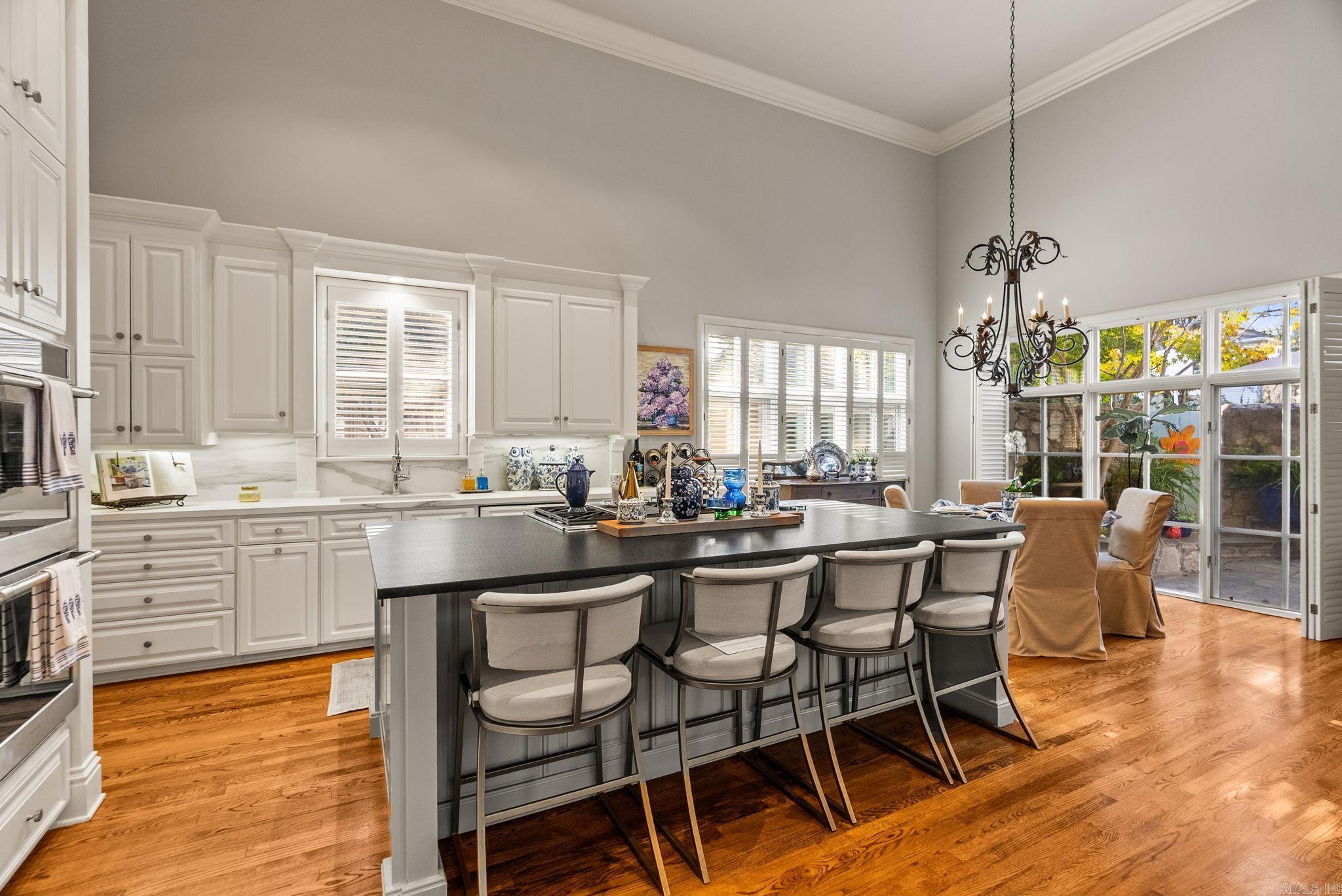 NEWTONS - Residential